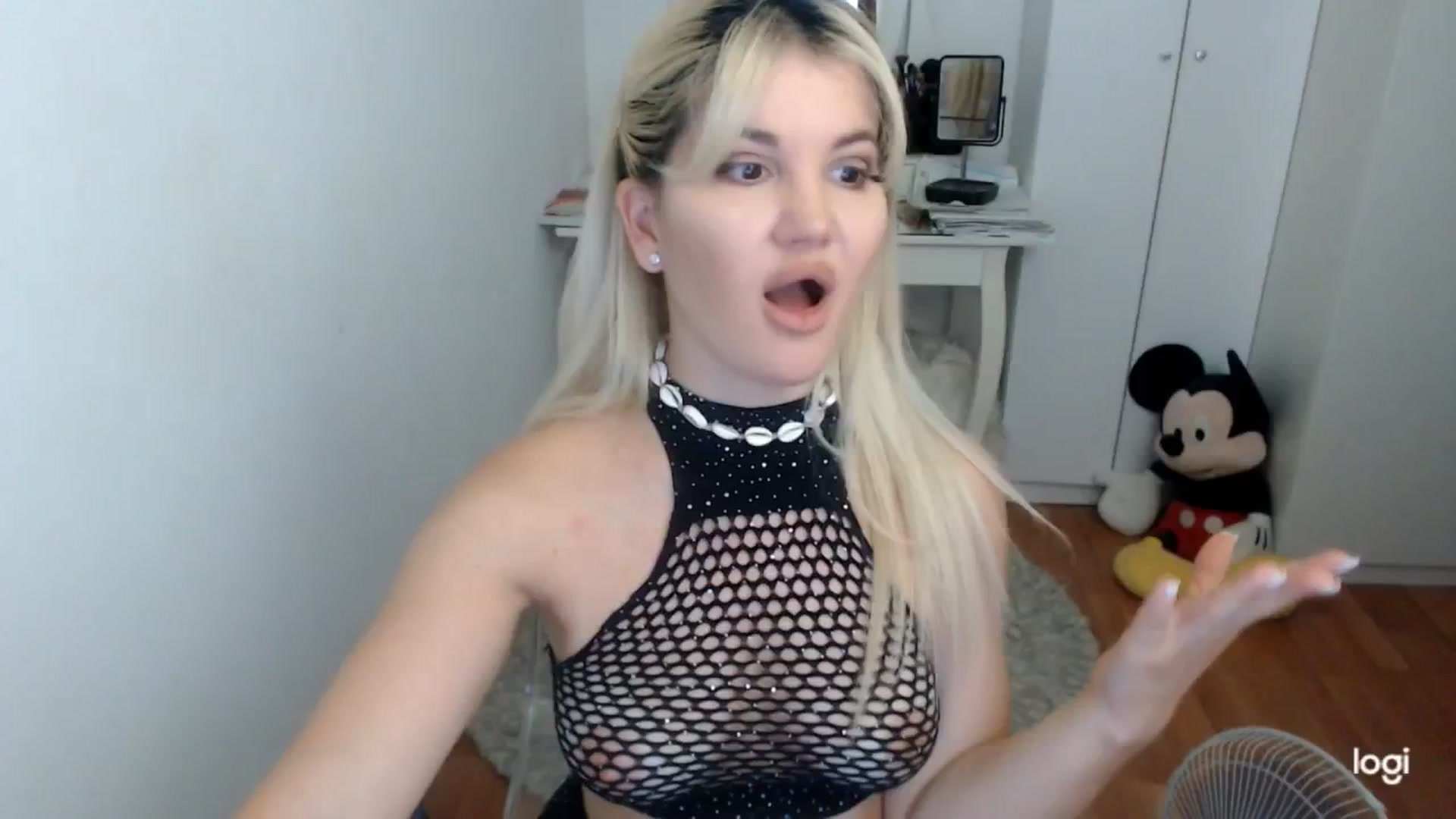 Gallery image thumbnail from SummerJewel's myfreecams stream on, 07/19/2025, 08:15 image 8 of 20