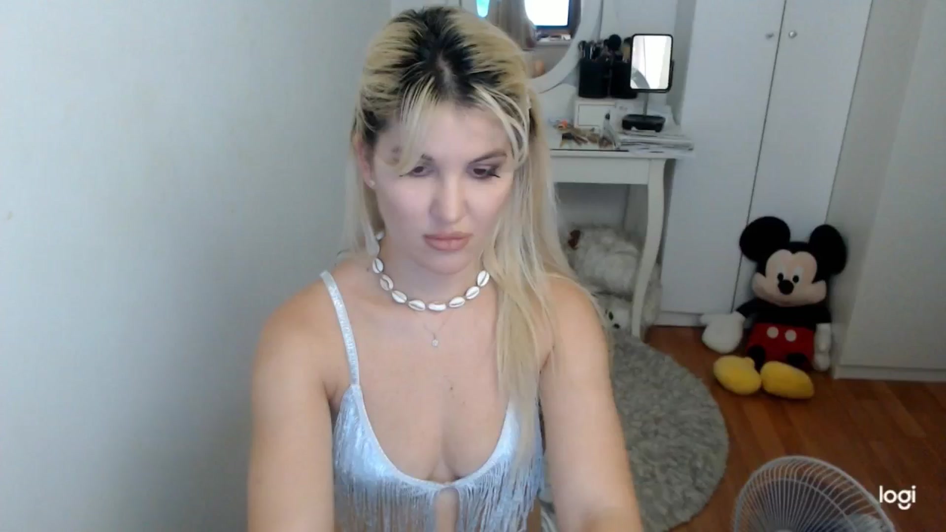 Gallery image thumbnail from SummerJewel's myfreecams stream on, 07/23/2025, 08:43 image 5 of 20