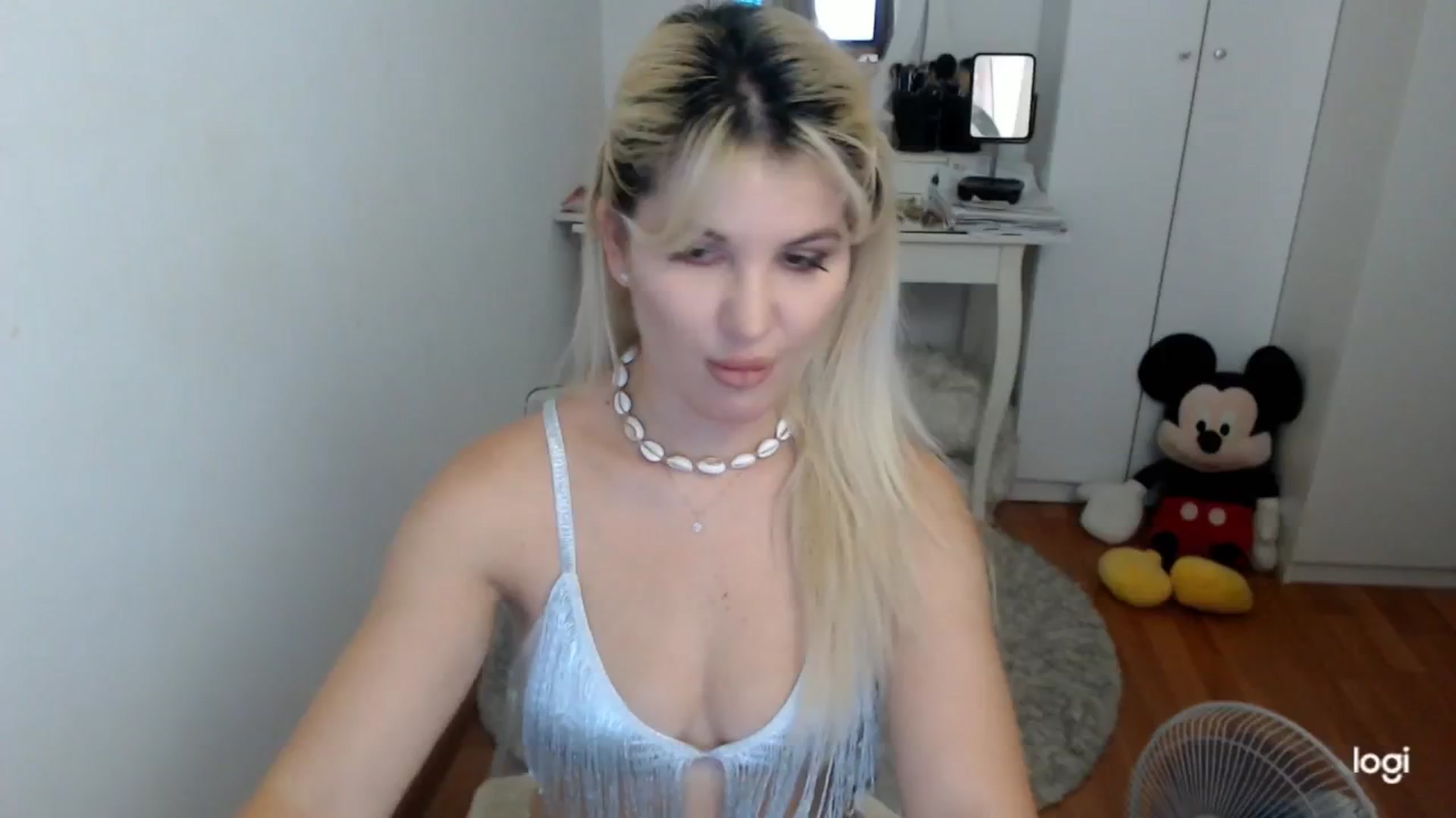 Gallery image thumbnail from SummerJewel's myfreecams stream on, 07/23/2025, 08:43 image 4 of 20