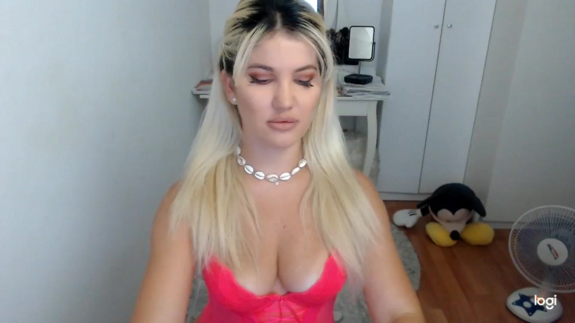 Gallery image thumbnail from SummerJewel's myfreecams stream on, 08/10/2025, 08:51 image 4 of 20