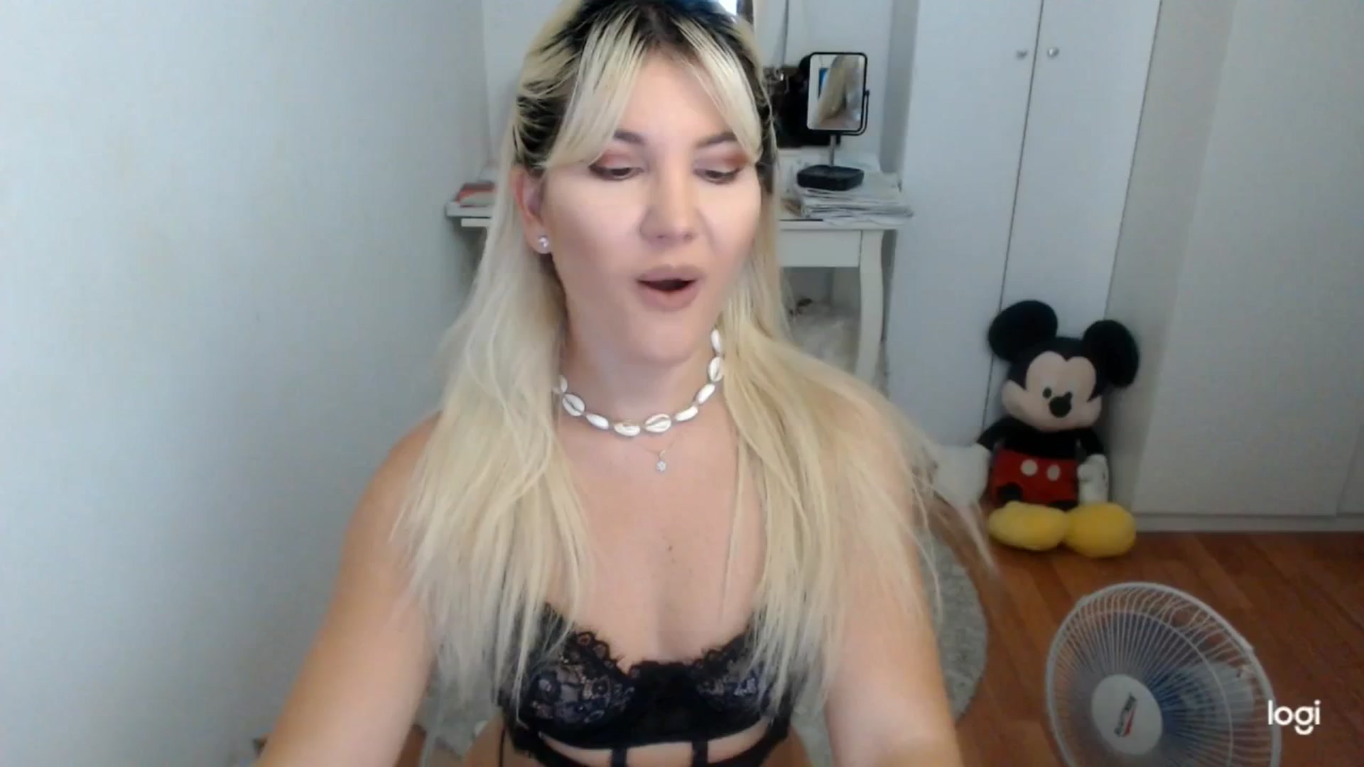 Gallery image thumbnail from SummerJewel's myfreecams stream on, 08/13/2025, 08:43 image 4 of 20