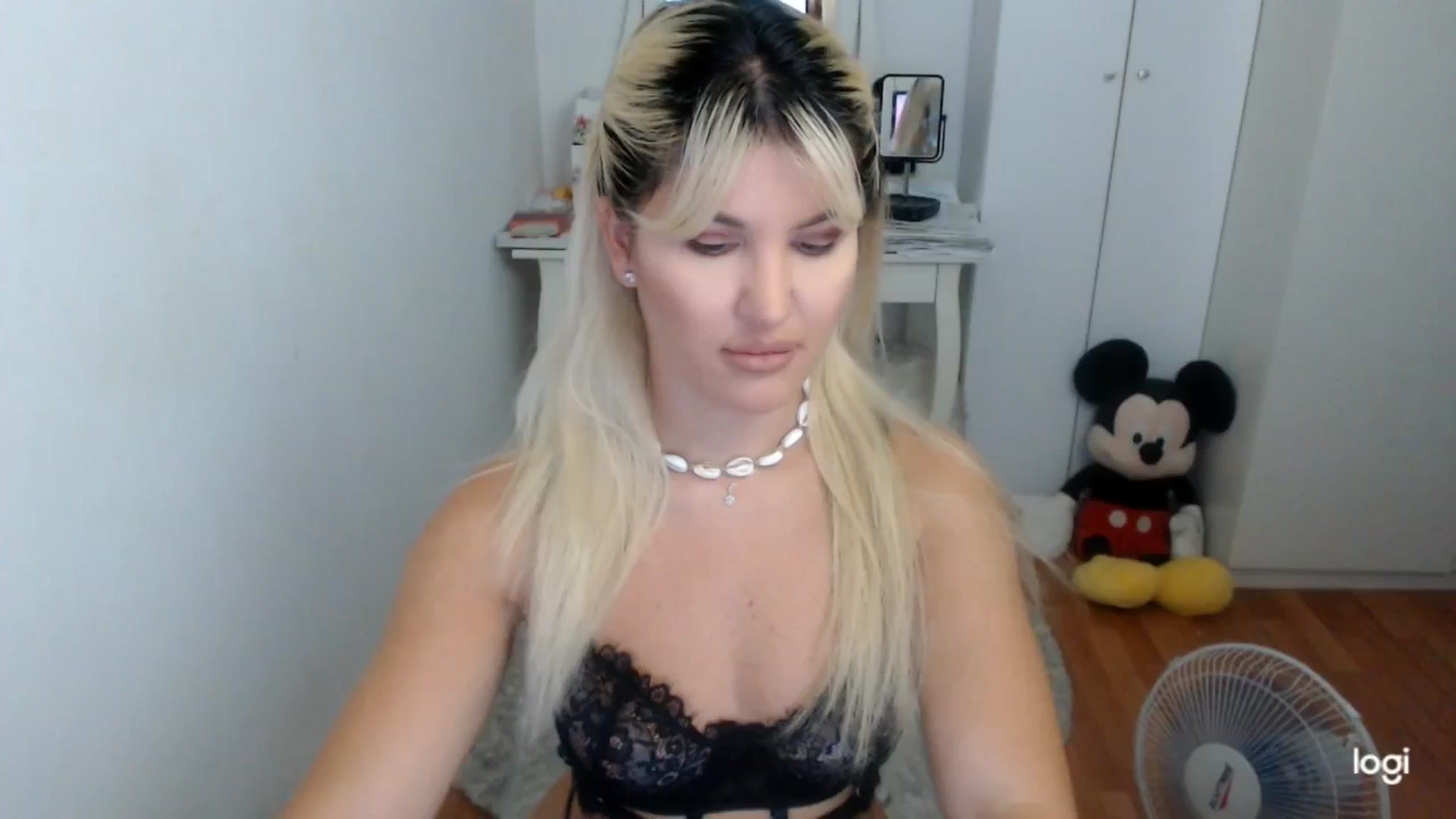Gallery image thumbnail from SummerJewel's myfreecams stream on, 08/13/2025, 08:43 image 5 of 20