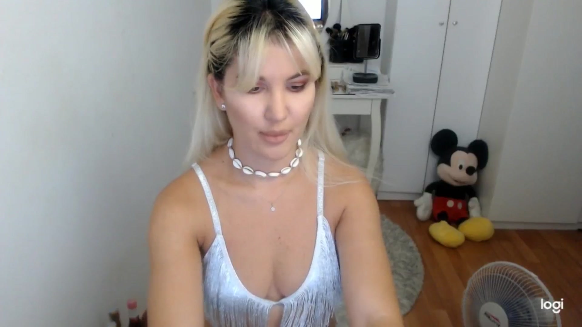 Gallery image thumbnail from SummerJewel's myfreecams stream on, 08/14/2025, 06:05 image 4 of 20