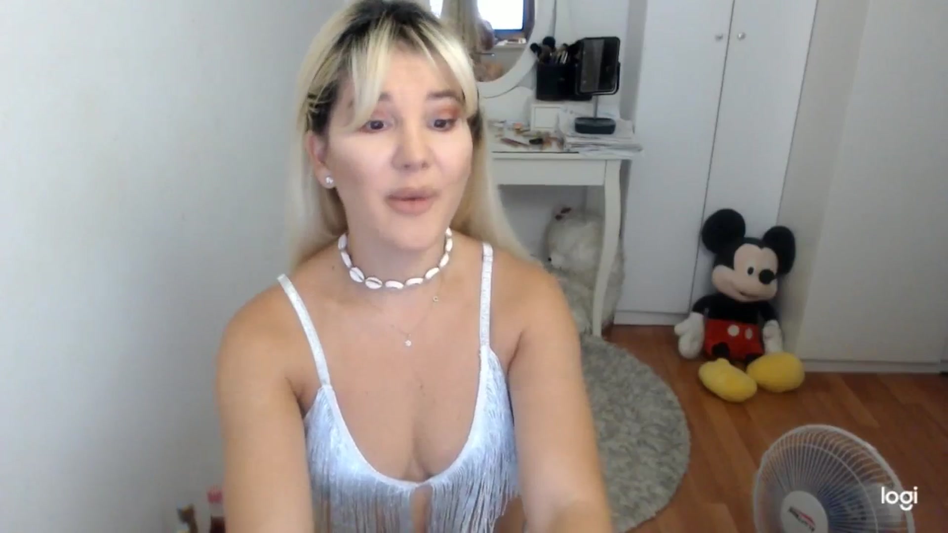Gallery image thumbnail from SummerJewel's myfreecams stream on, 08/14/2025, 06:05 image 15 of 20