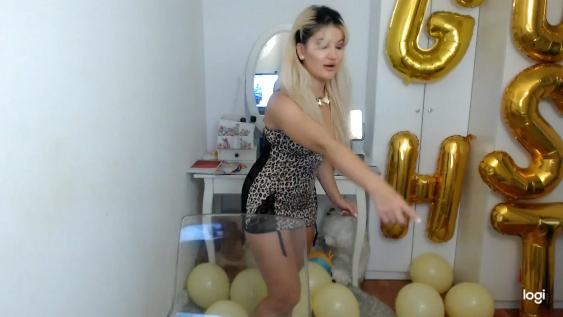 Gallery image thumbnail from SummerJewel's myfreecams stream on, 08/22/2025, 06:15 image 10 of 20