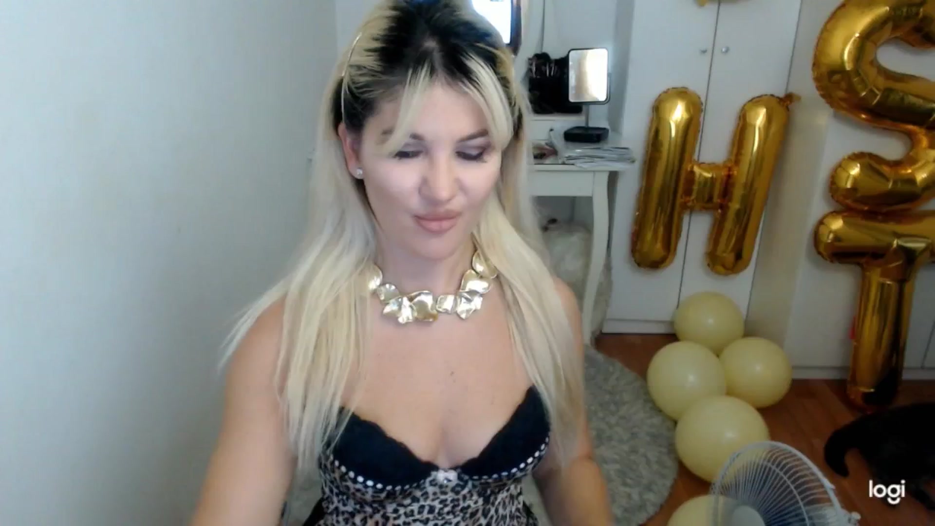 Gallery image thumbnail from SummerJewel's myfreecams stream on, 08/22/2025, 06:15 image 6 of 20