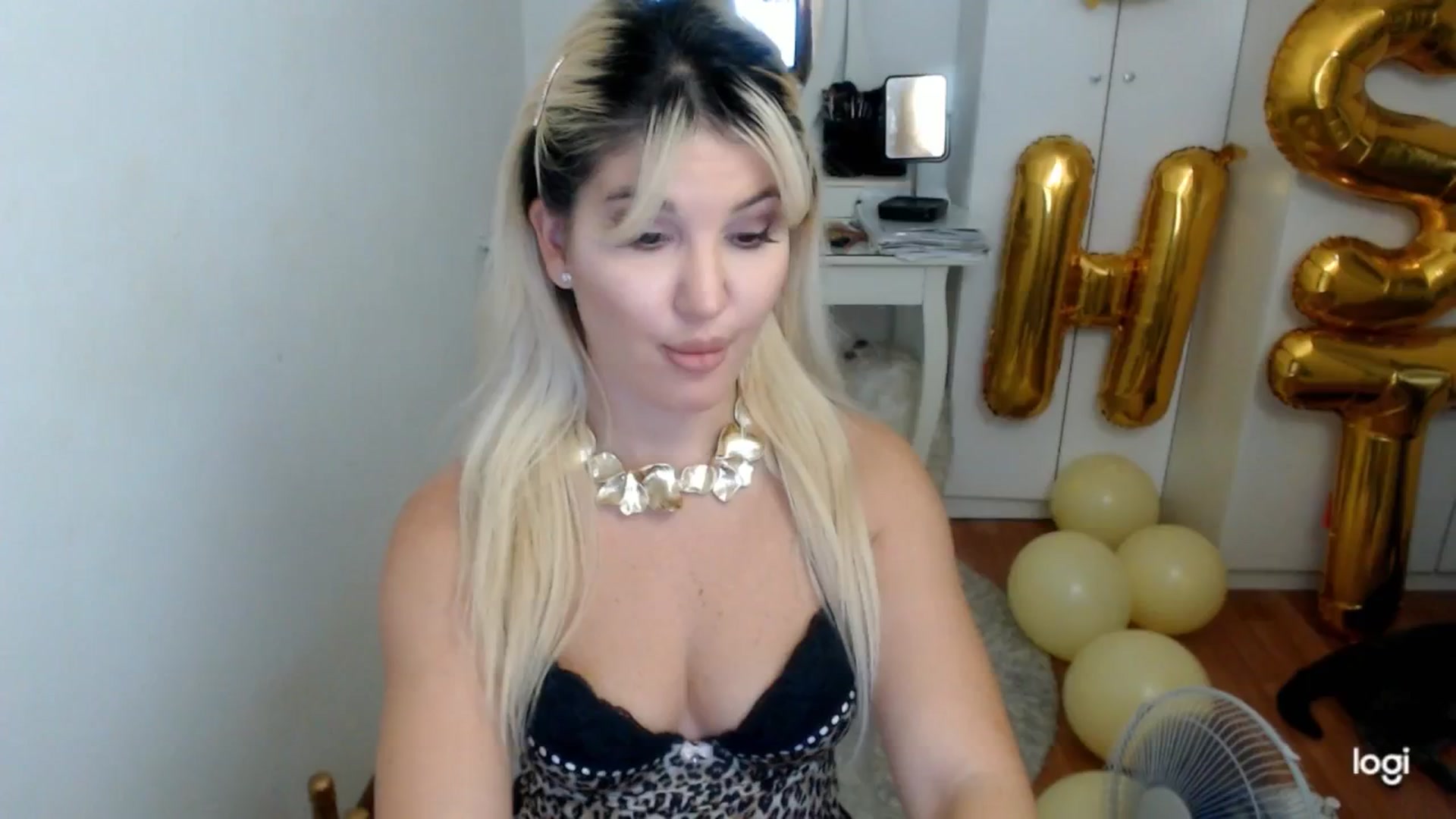 Gallery image thumbnail from SummerJewel's myfreecams stream on, 08/22/2025, 06:15 image 7 of 20