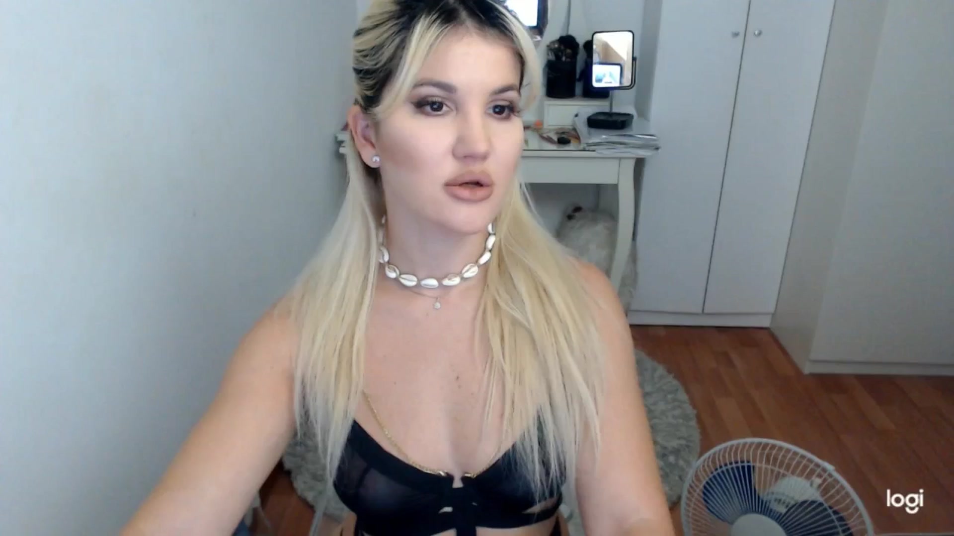 Gallery image thumbnail from SummerJewel's myfreecams stream on, 08/26/2025, 06:44 image 2 of 20