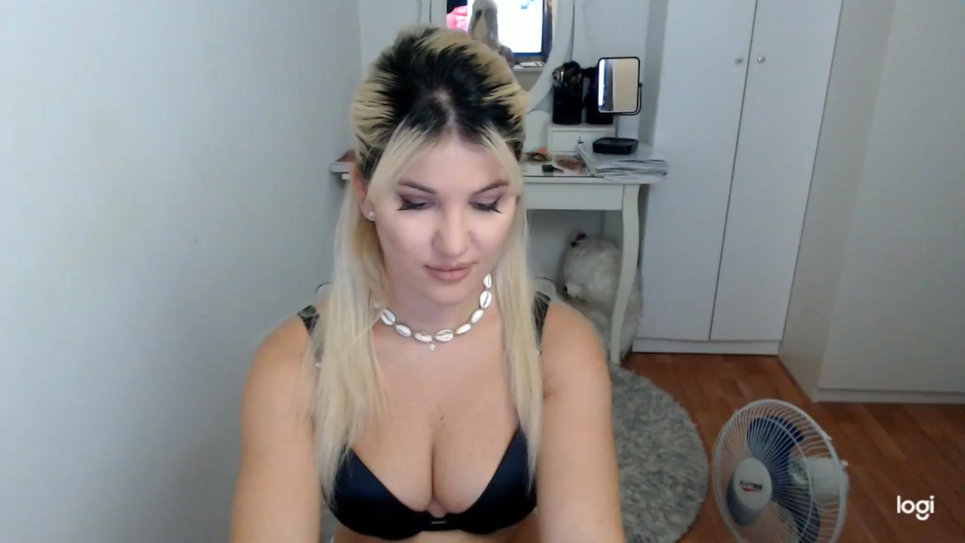 Gallery image thumbnail from SummerJewel's myfreecams stream on, 08/27/2025, 05:52 image 9 of 20
