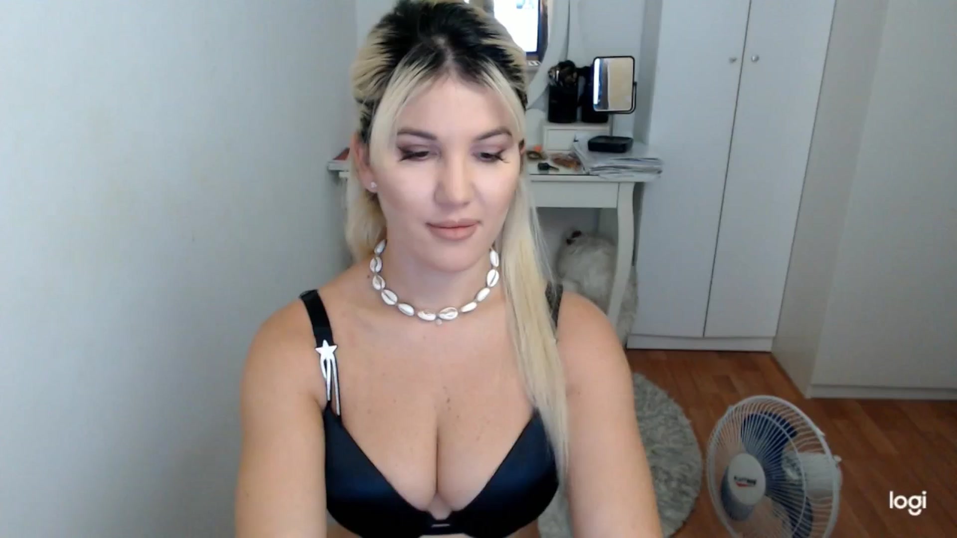 Gallery image thumbnail from SummerJewel's myfreecams stream on, 08/27/2025, 05:52 image 18 of 20