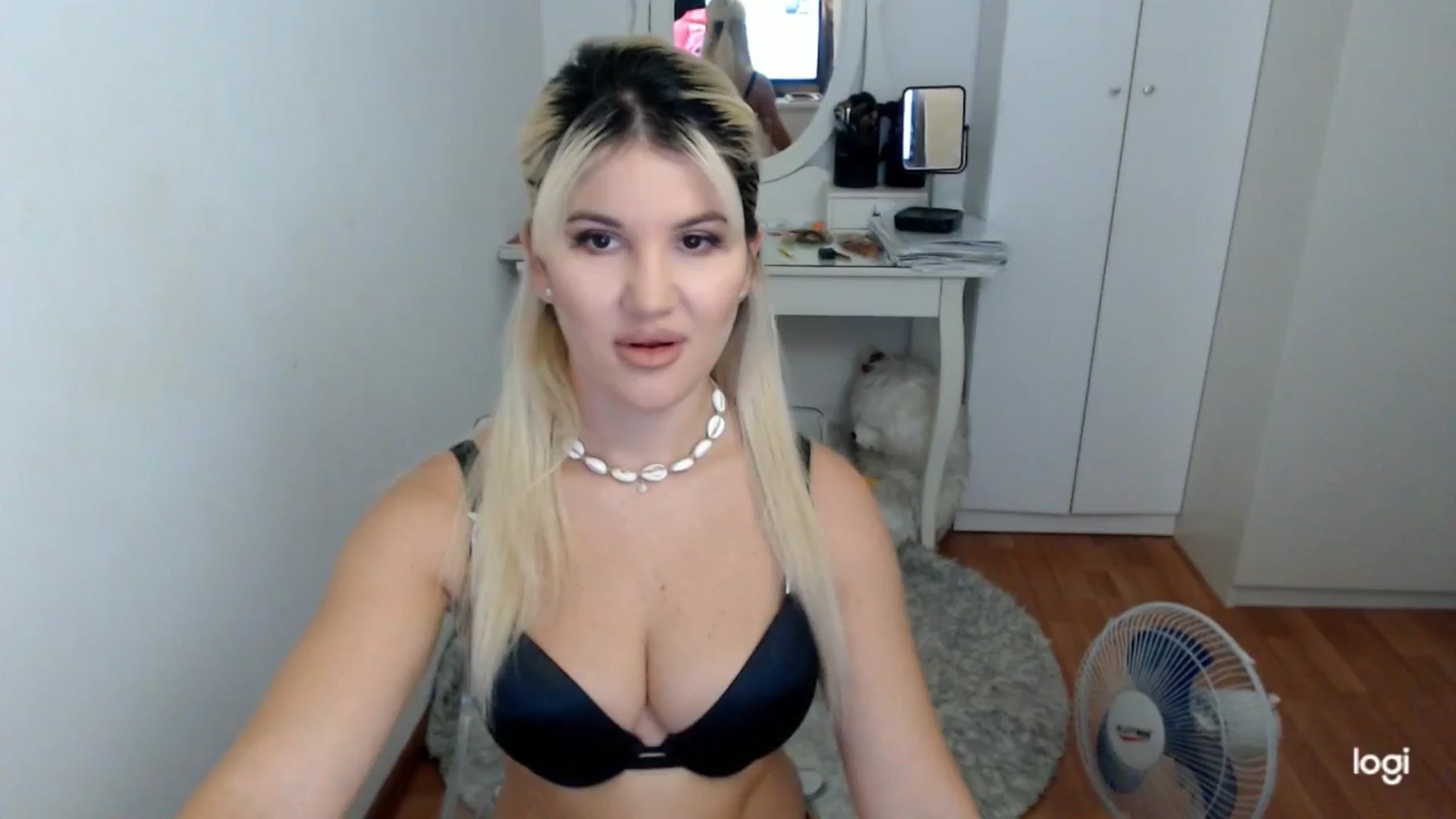 Gallery image thumbnail from SummerJewel's myfreecams stream on, 08/27/2025, 05:52 image 14 of 20