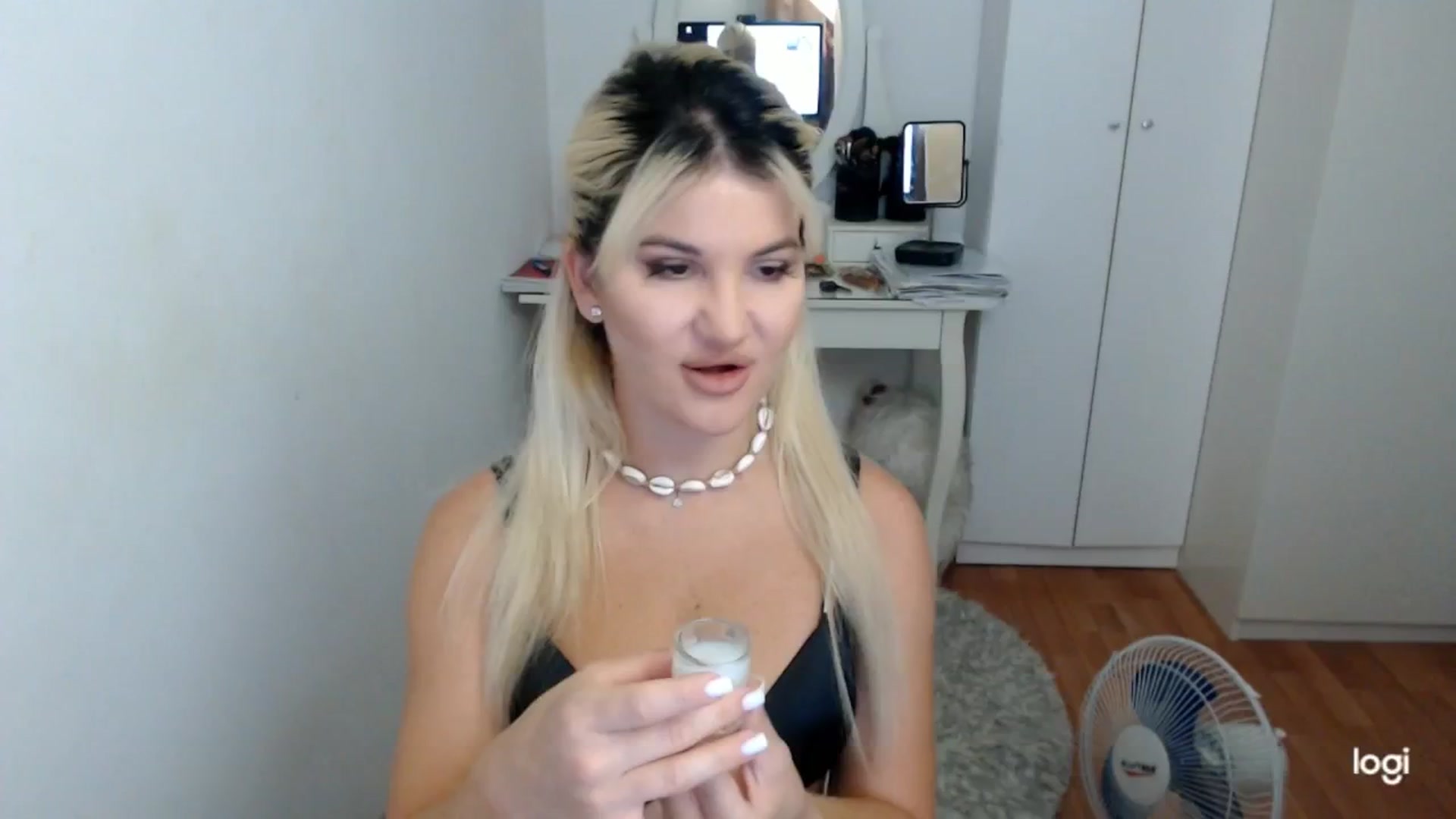 Gallery image thumbnail from SummerJewel's myfreecams stream on, 08/27/2025, 05:52 image 7 of 20
