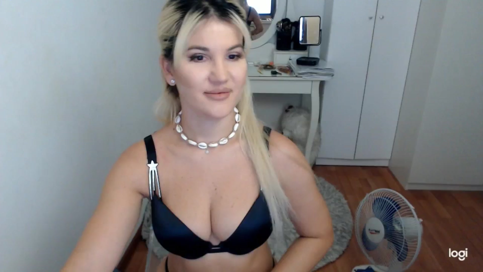 Gallery image thumbnail from SummerJewel's myfreecams stream on, 08/27/2025, 05:52 image 2 of 20