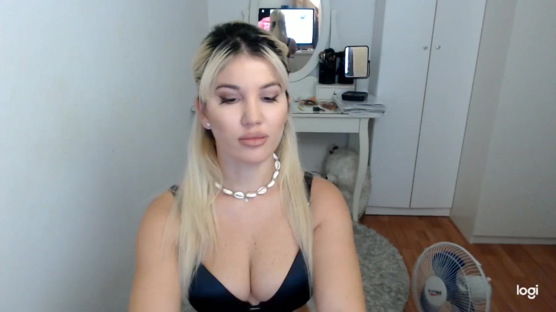 Gallery image thumbnail from SummerJewel's myfreecams stream on, 08/27/2025, 05:52 image 8 of 20