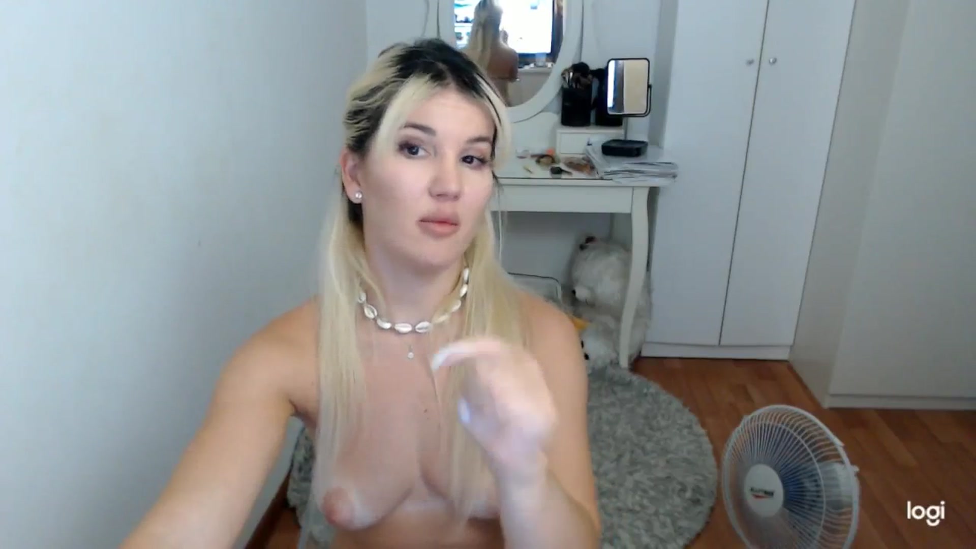 Gallery image thumbnail from SummerJewel's myfreecams stream on, 08/27/2025, 09:08 image 12 of 20