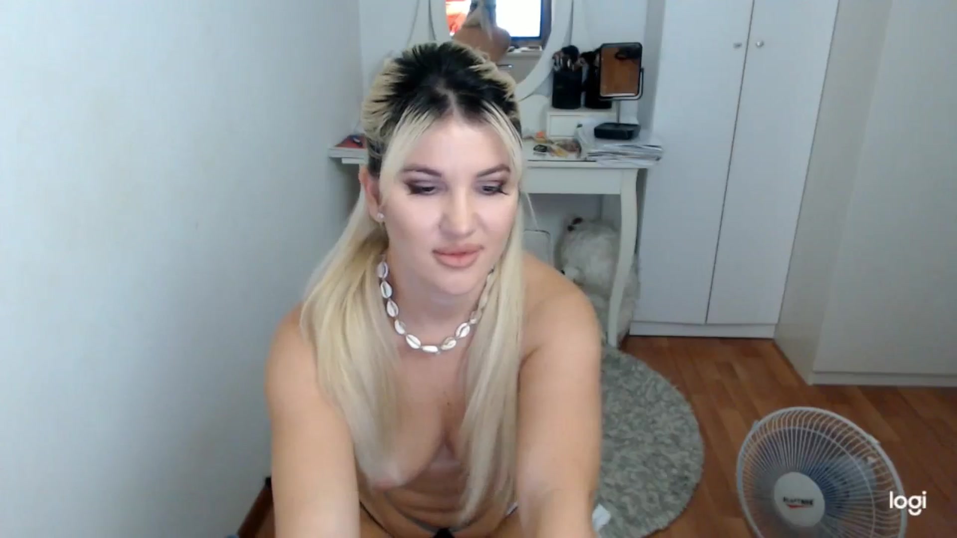 Gallery image thumbnail from SummerJewel's myfreecams stream on, 08/28/2025, 09:00 image 5 of 20