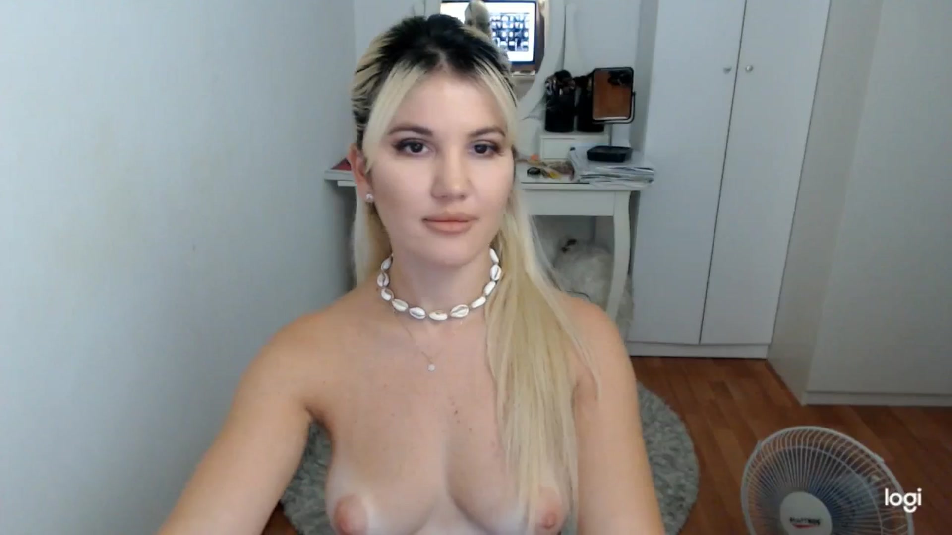 Gallery image thumbnail from SummerJewel's myfreecams stream on, 08/28/2025, 09:00 image 13 of 20