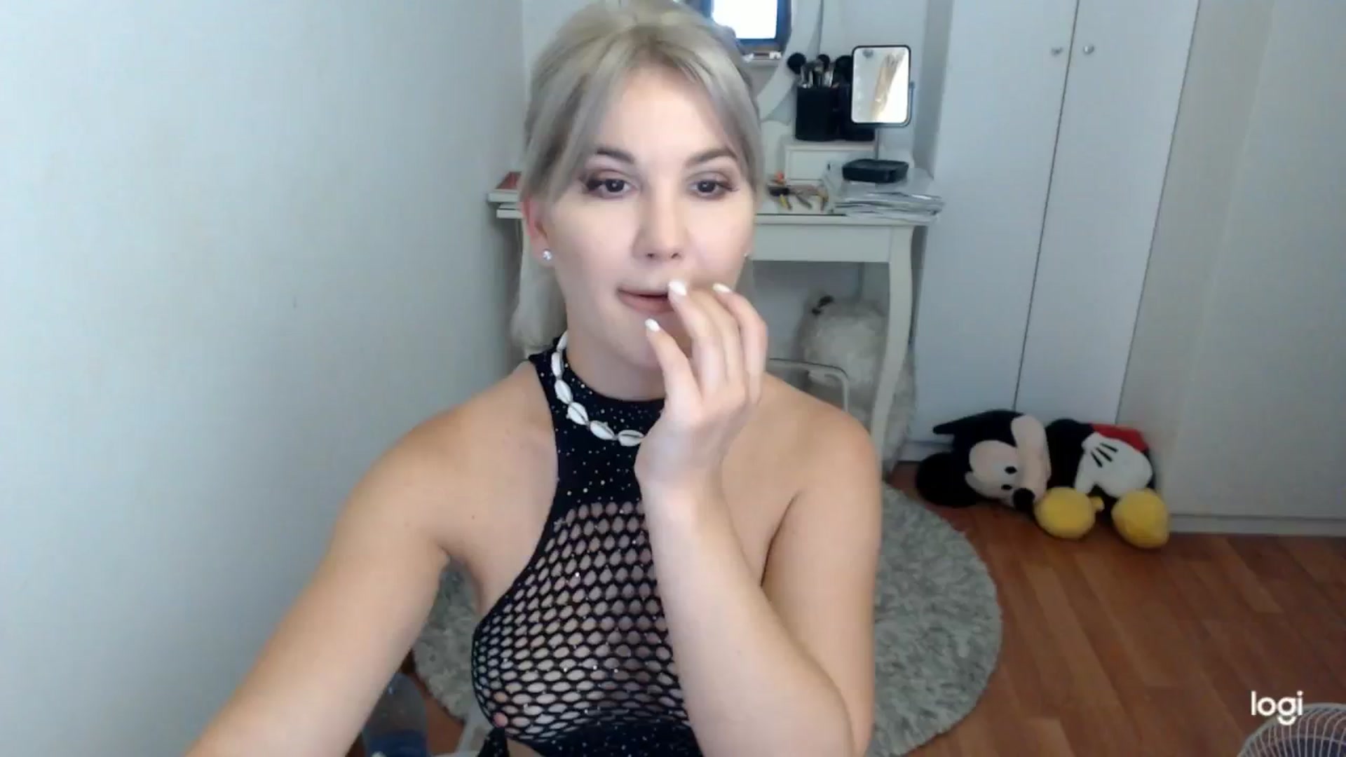 Gallery image thumbnail from SummerJewel's myfreecams stream on, 09/05/2025, 08:38 image 1 of 20