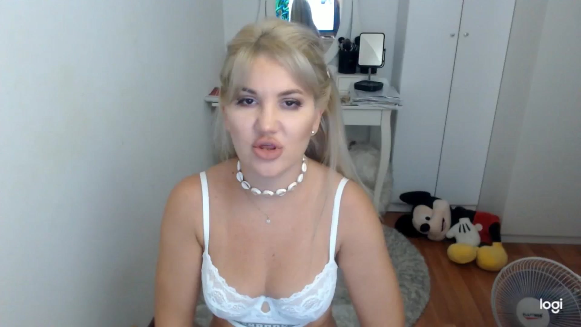 Gallery image thumbnail from SummerJewel's myfreecams stream on, 09/09/2025, 05:41 image 1 of 20