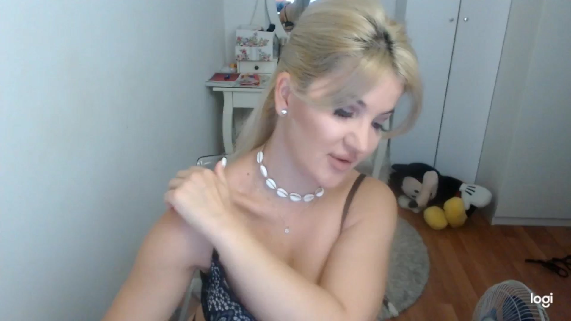 Gallery image thumbnail from SummerJewel's myfreecams stream on, 09/24/2025, 08:14 image 2 of 20