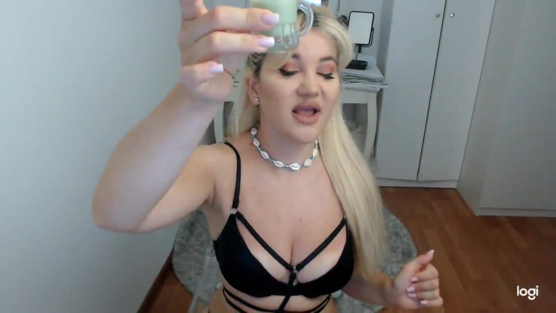 Gallery image thumbnail from SummerJewel's myfreecams stream on, 06/26/2026, 09:37 image 2 of 20