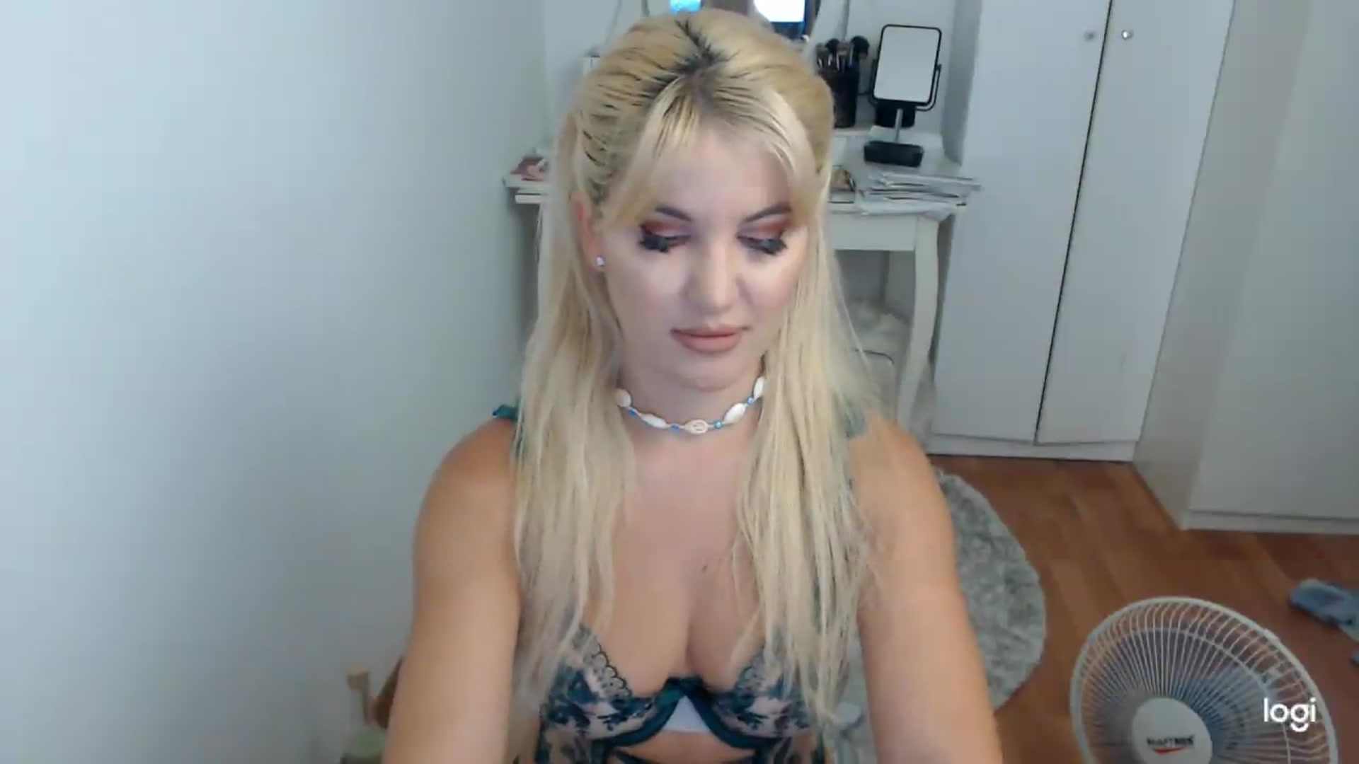 Gallery image thumbnail from SummerJewel's myfreecams stream on, 08/06/2026, 08:30 image 3 of 20