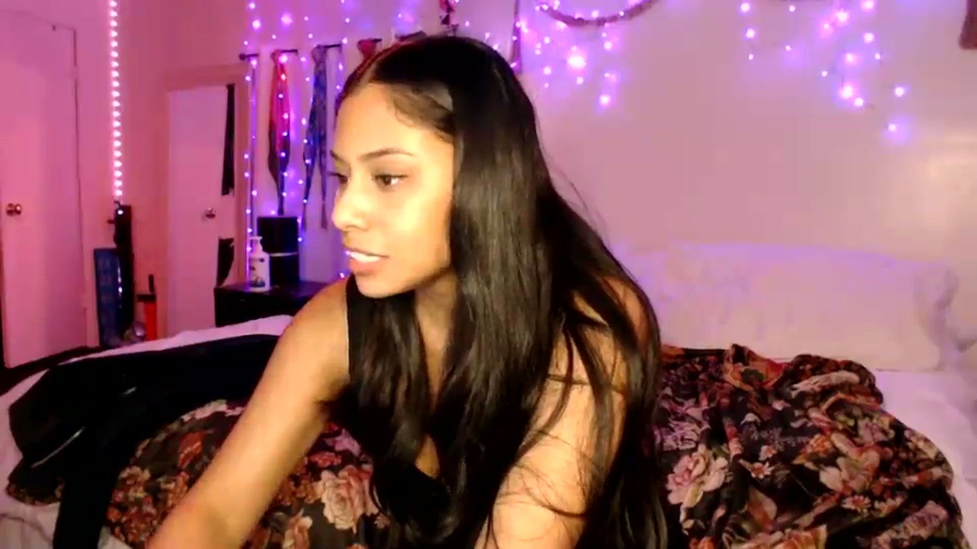 Gallery image thumbnail from SummerRayy's myfreecams stream on, 03/17/2025, 06:04 image 16 of 20