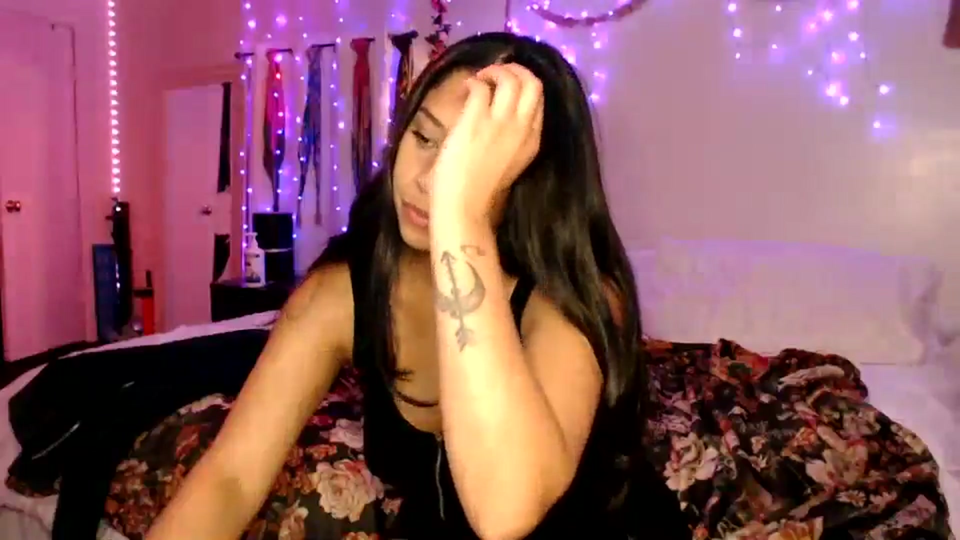 Gallery image thumbnail from SummerRayy's myfreecams stream on, 03/17/2025, 06:04 image 7 of 20