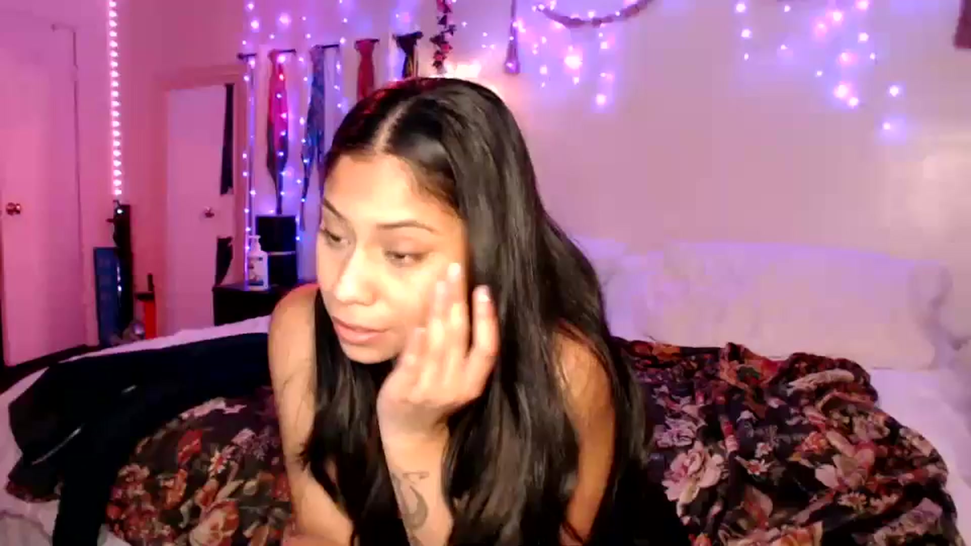 Gallery image thumbnail from SummerRayy's myfreecams stream on, 03/17/2025, 06:04 image 15 of 20