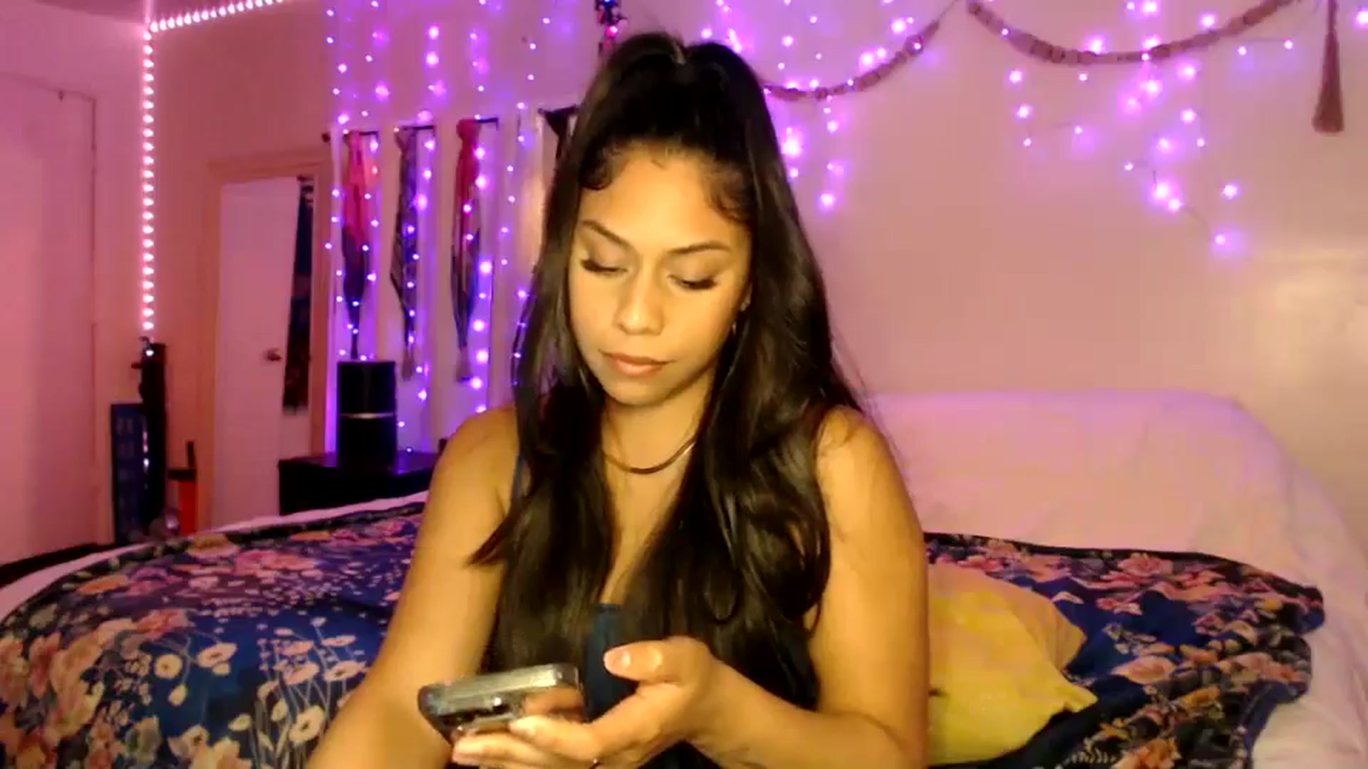 Gallery image thumbnail from SummerRayy's myfreecams stream on, 03/24/2025, 05:00 image 4 of 20