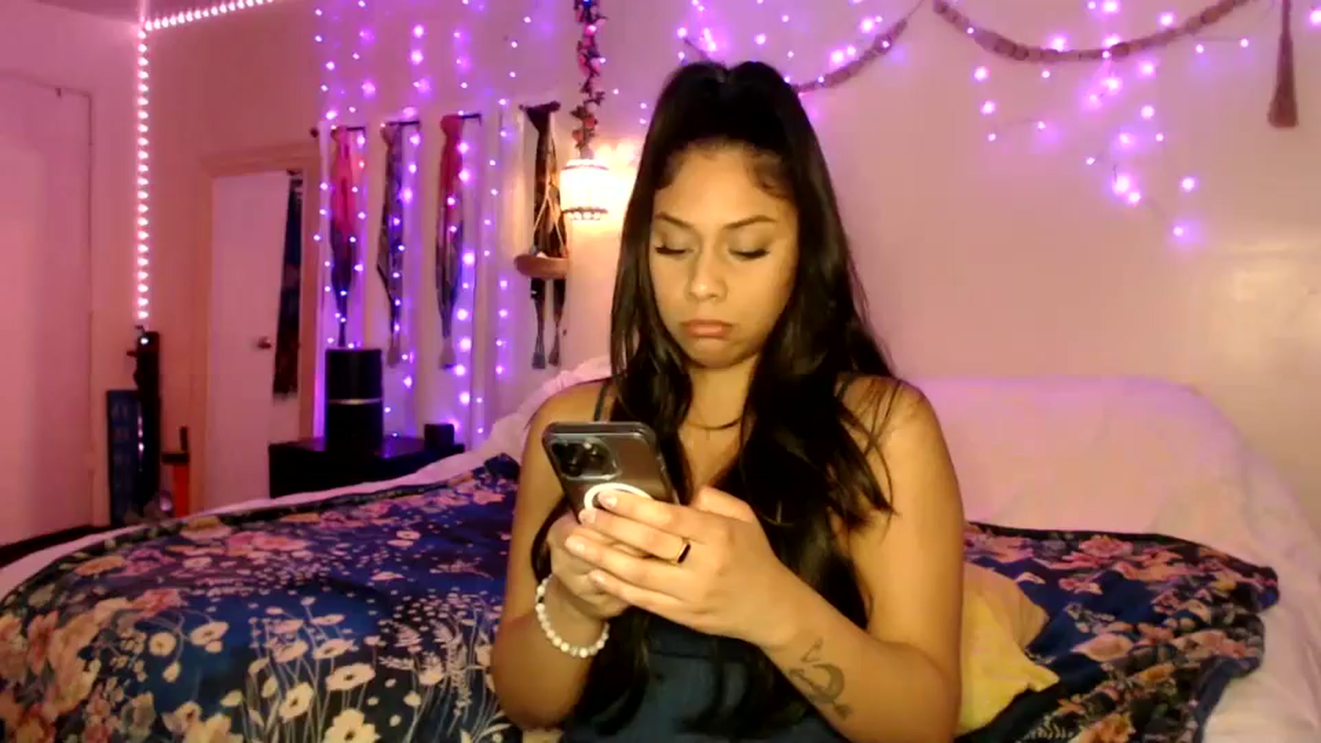 Gallery image thumbnail from SummerRayy's myfreecams stream on, 03/24/2025, 05:00 image 6 of 20