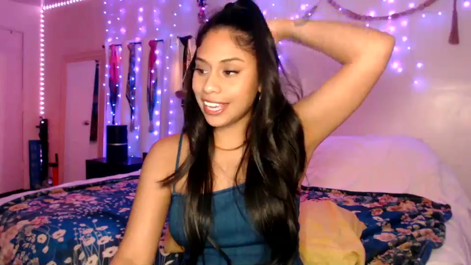 Gallery image thumbnail from SummerRayy's myfreecams stream on, 03/24/2025, 05:00 image 18 of 20