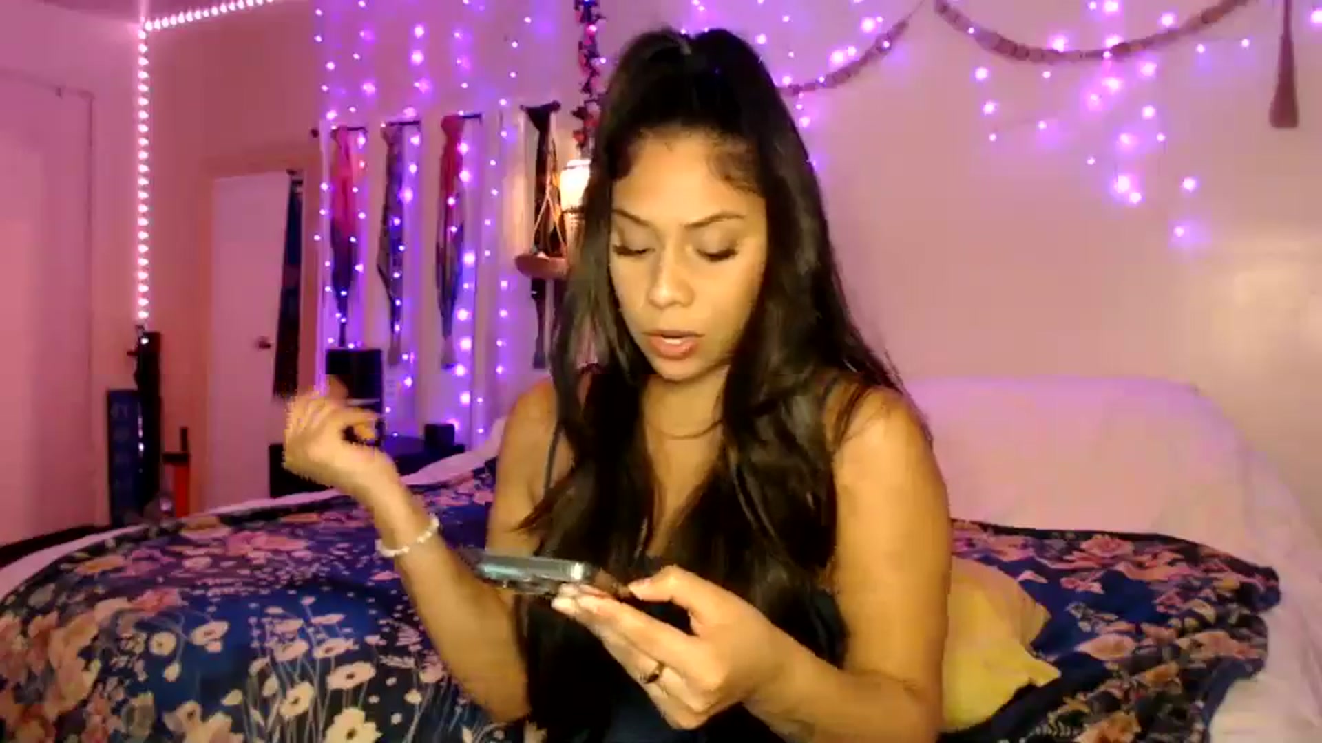 Gallery image thumbnail from SummerRayy's myfreecams stream on, 03/24/2025, 05:00 image 5 of 20