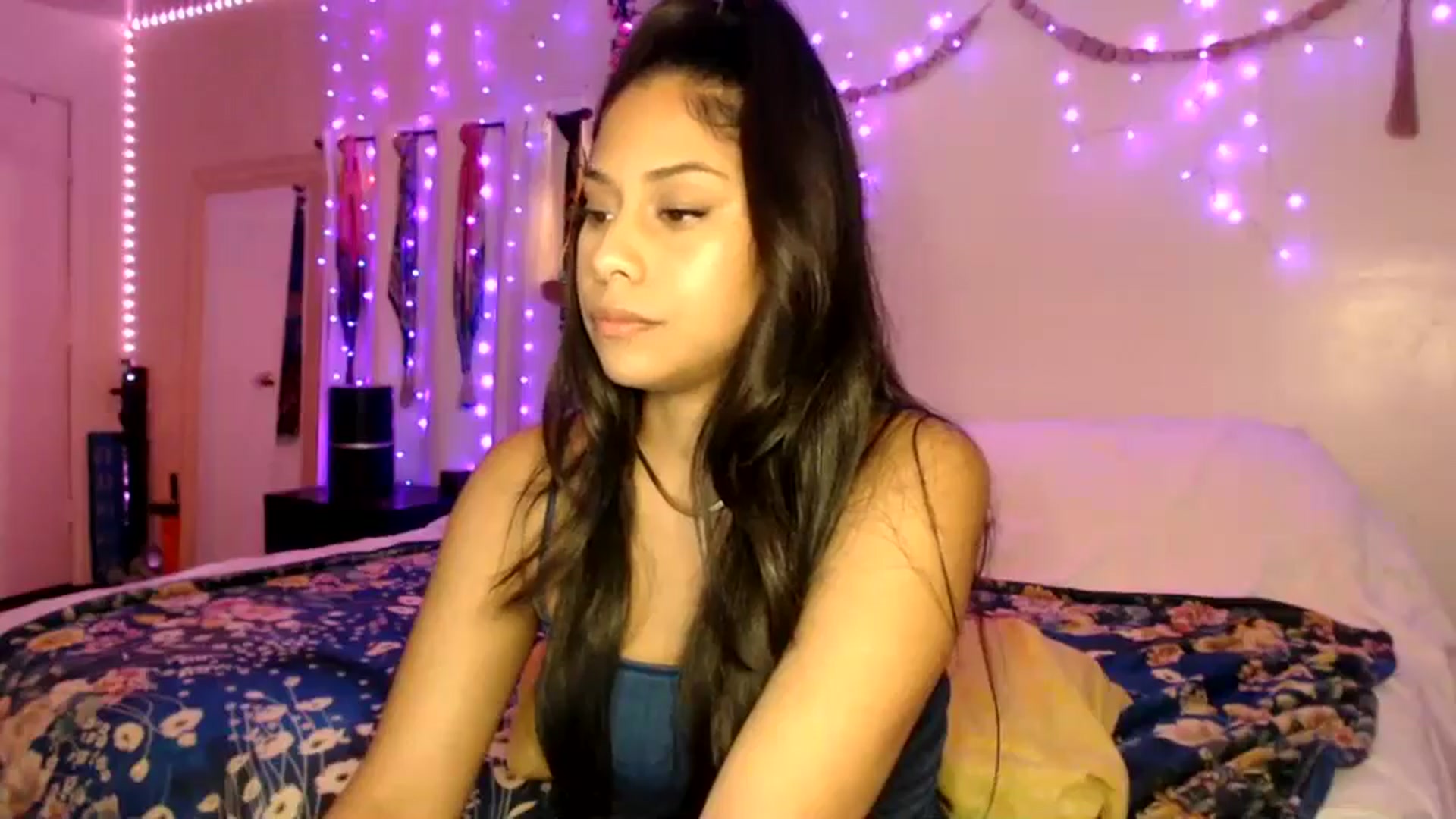 Gallery image thumbnail from SummerRayy's myfreecams stream on, 03/24/2025, 05:00 image 17 of 20