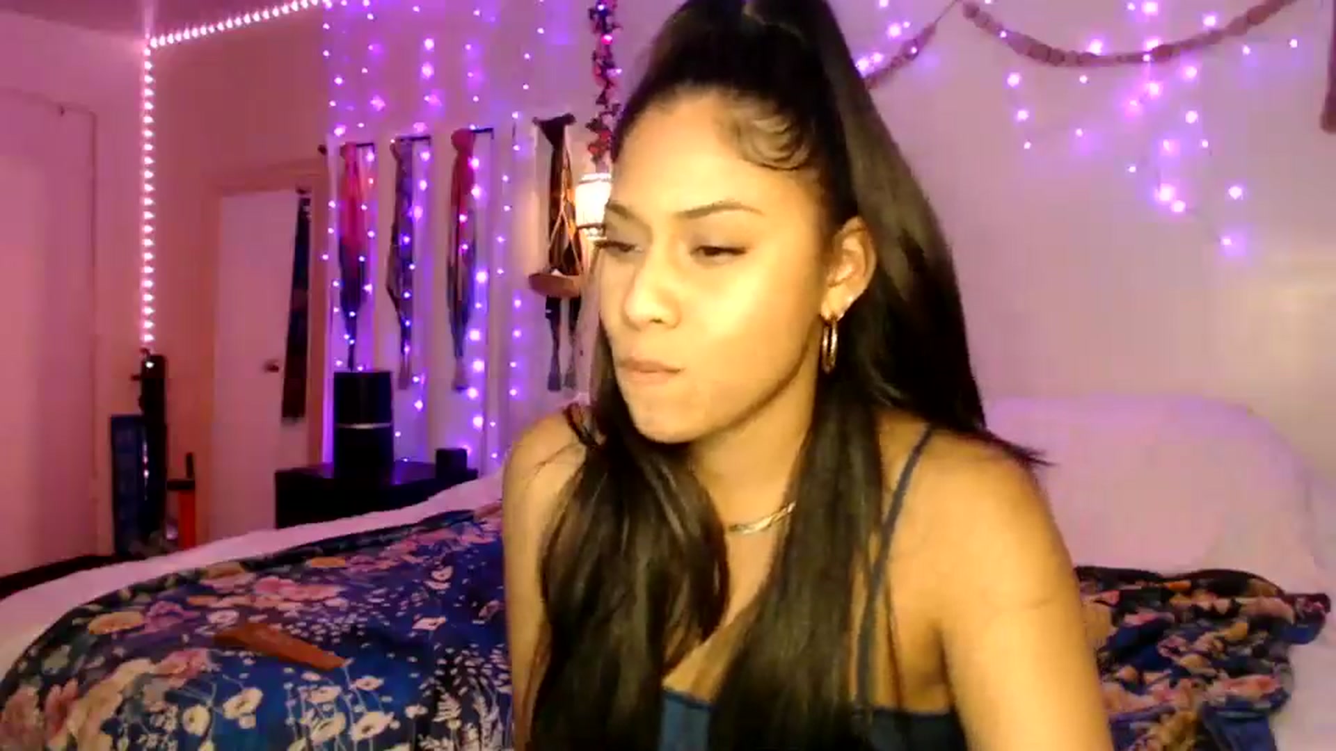 Gallery image thumbnail from SummerRayy's myfreecams stream on, 03/24/2025, 06:43 image 2 of 20