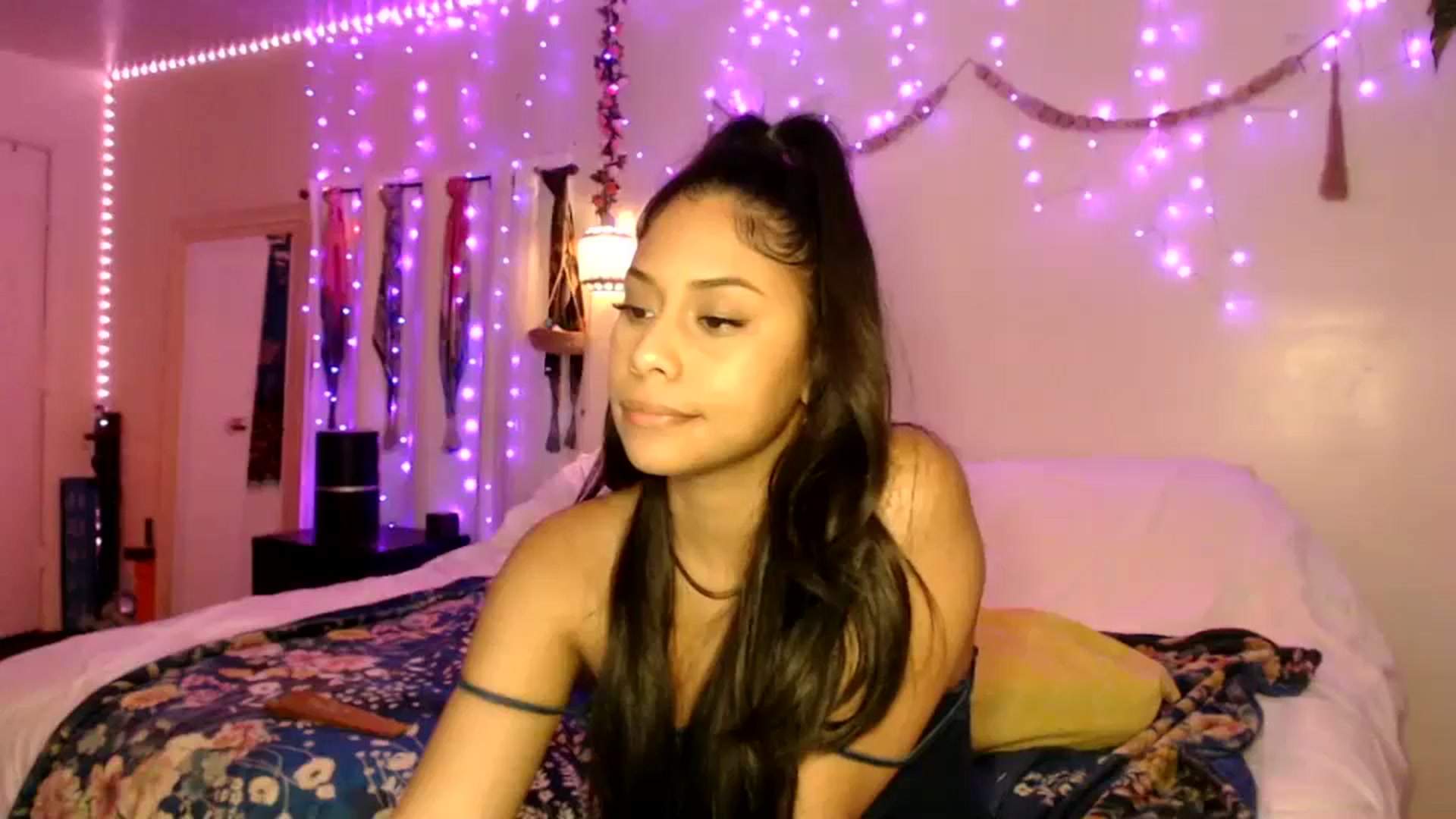 Gallery image thumbnail from SummerRayy's myfreecams stream on, 03/24/2025, 06:43 image 18 of 20