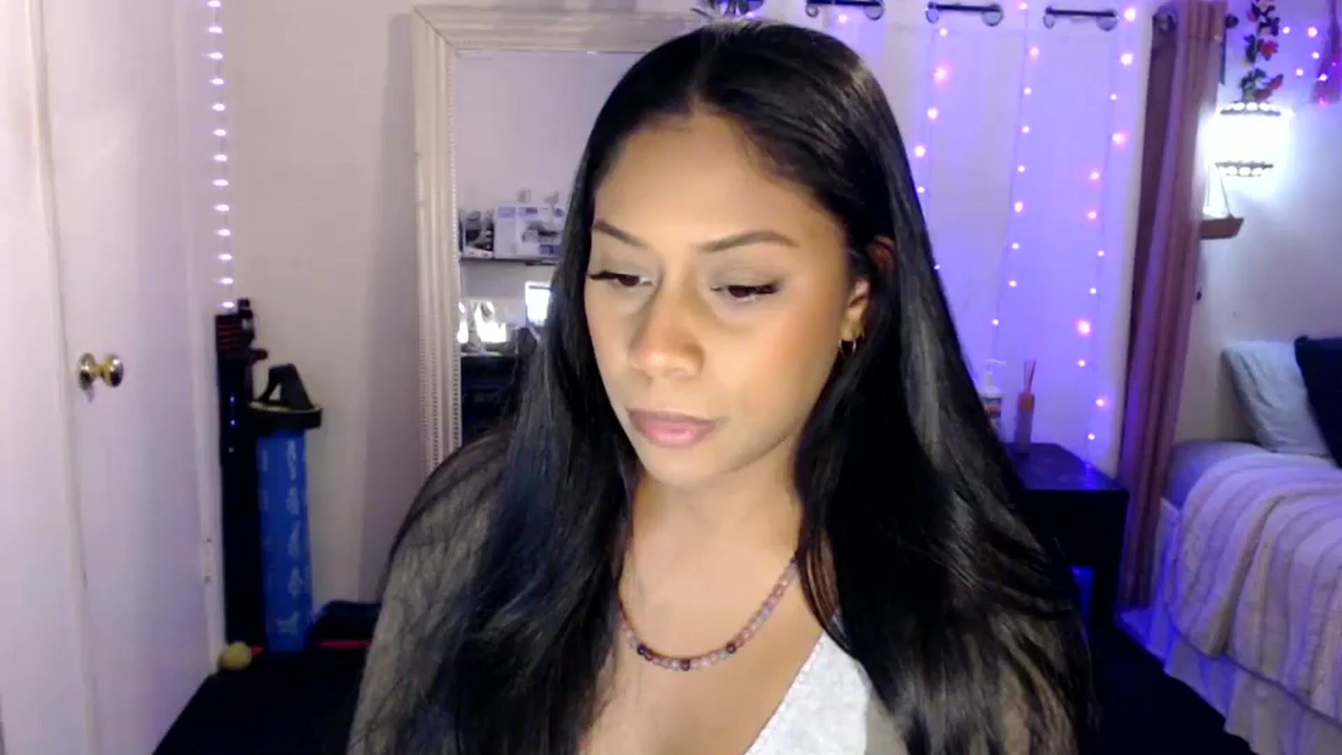 Gallery image thumbnail from SummerRayy's myfreecams stream on, 10/14/2025, 01:06 image 16 of 20