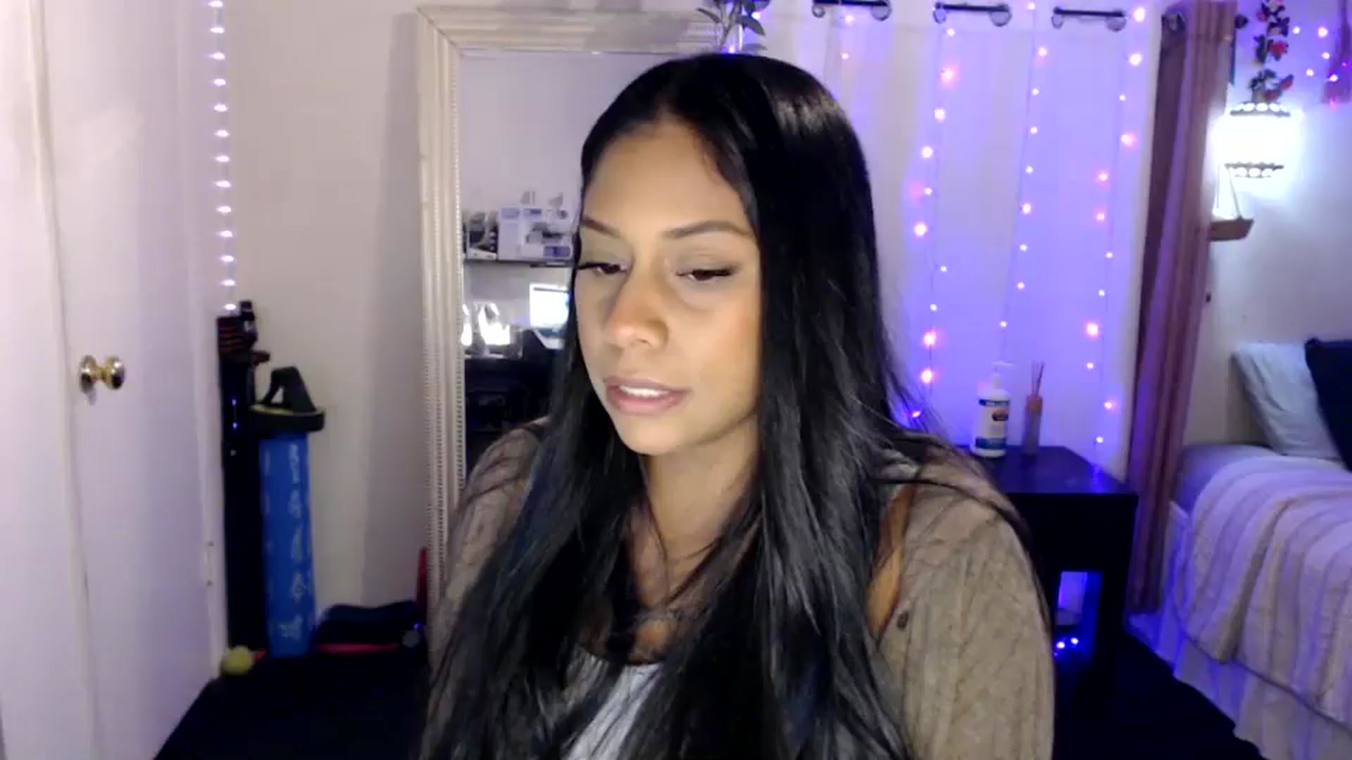 Gallery image thumbnail from SummerRayy's myfreecams stream on, 10/14/2025, 01:06 image 20 of 20