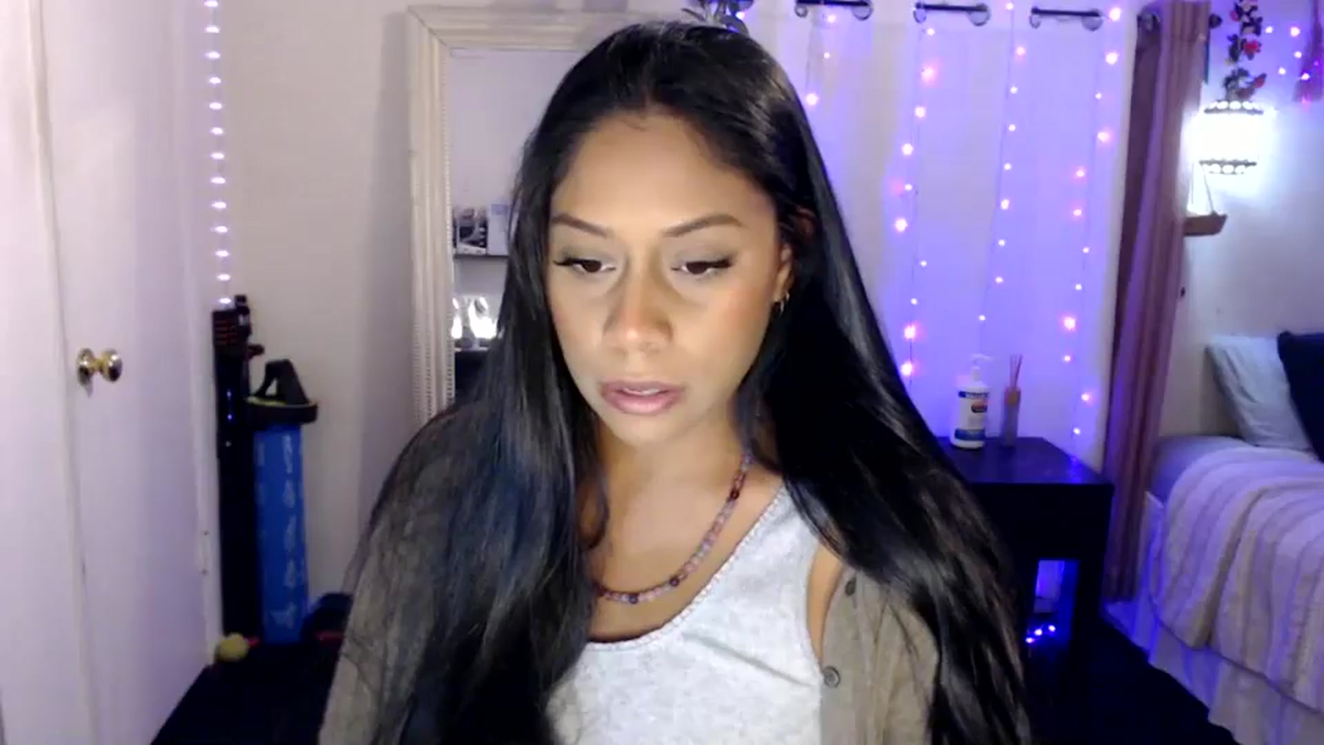 Gallery image thumbnail from SummerRayy's myfreecams stream on, 10/14/2025, 01:06 image 15 of 20