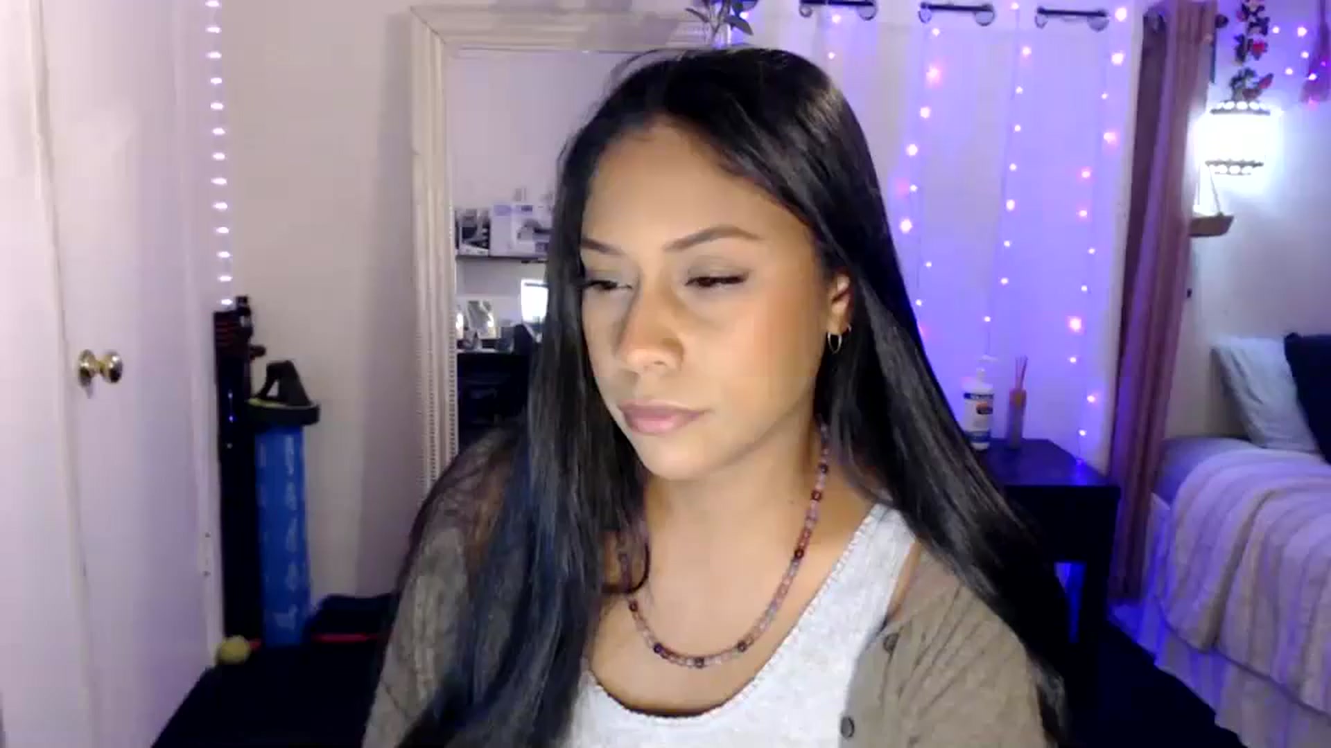 Gallery image thumbnail from SummerRayy's myfreecams stream on, 10/14/2025, 01:06 image 14 of 20
