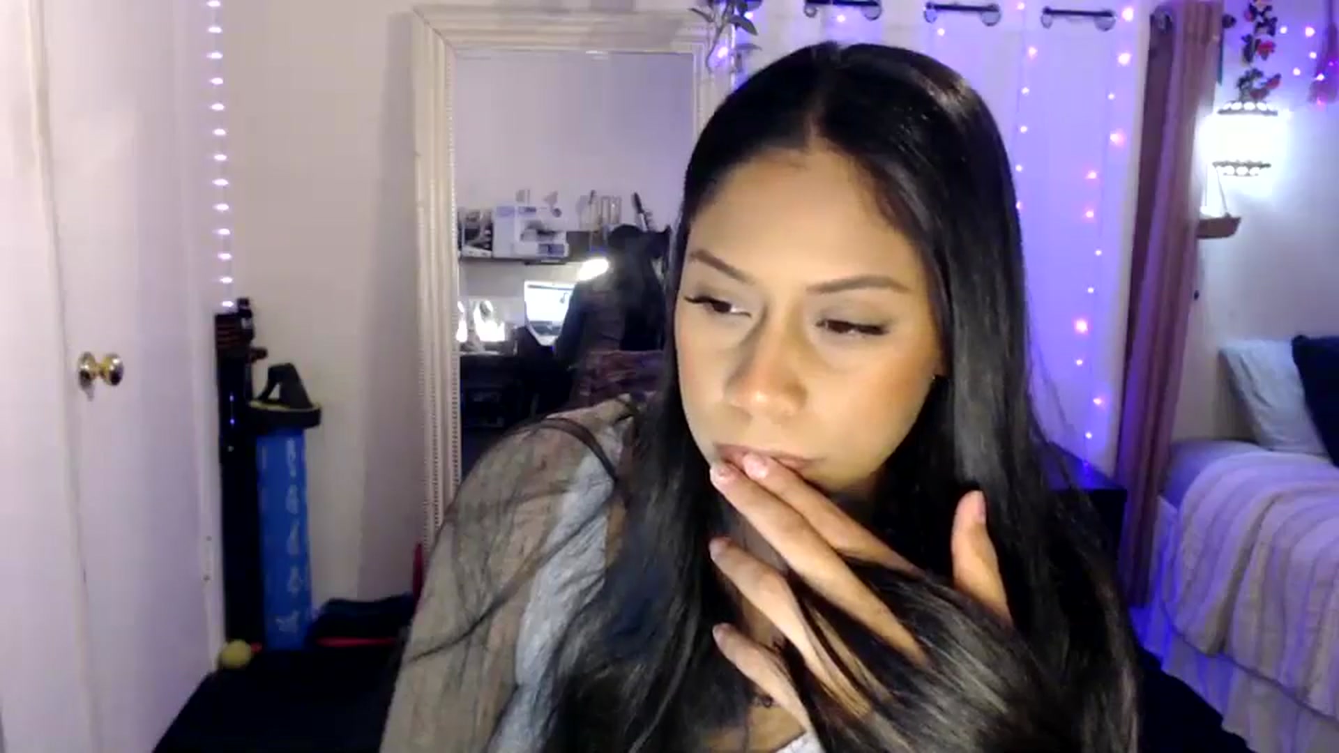 Gallery image thumbnail from SummerRayy's myfreecams stream on, 10/14/2025, 01:06 image 19 of 20