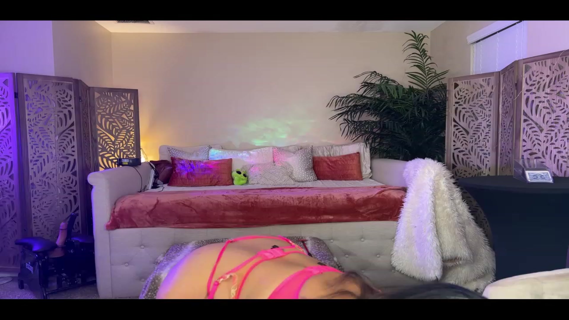 Gallery image thumbnail from Summer_Ari's myfreecams stream on, 08/09/2023, 03:42 image 7 of 20