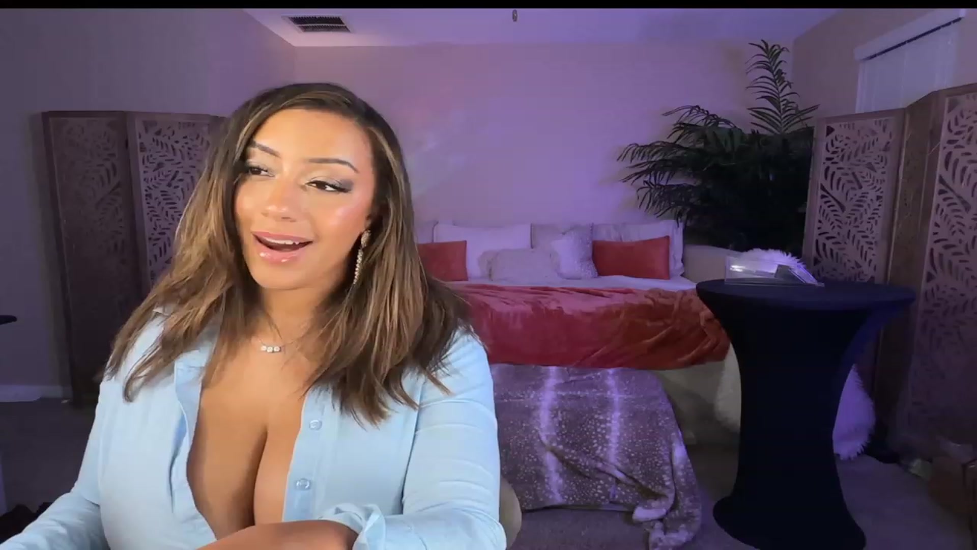 Gallery image thumbnail from Summer_Ari's myfreecams stream on, 08/11/2023, 05:16 image 16 of 20
