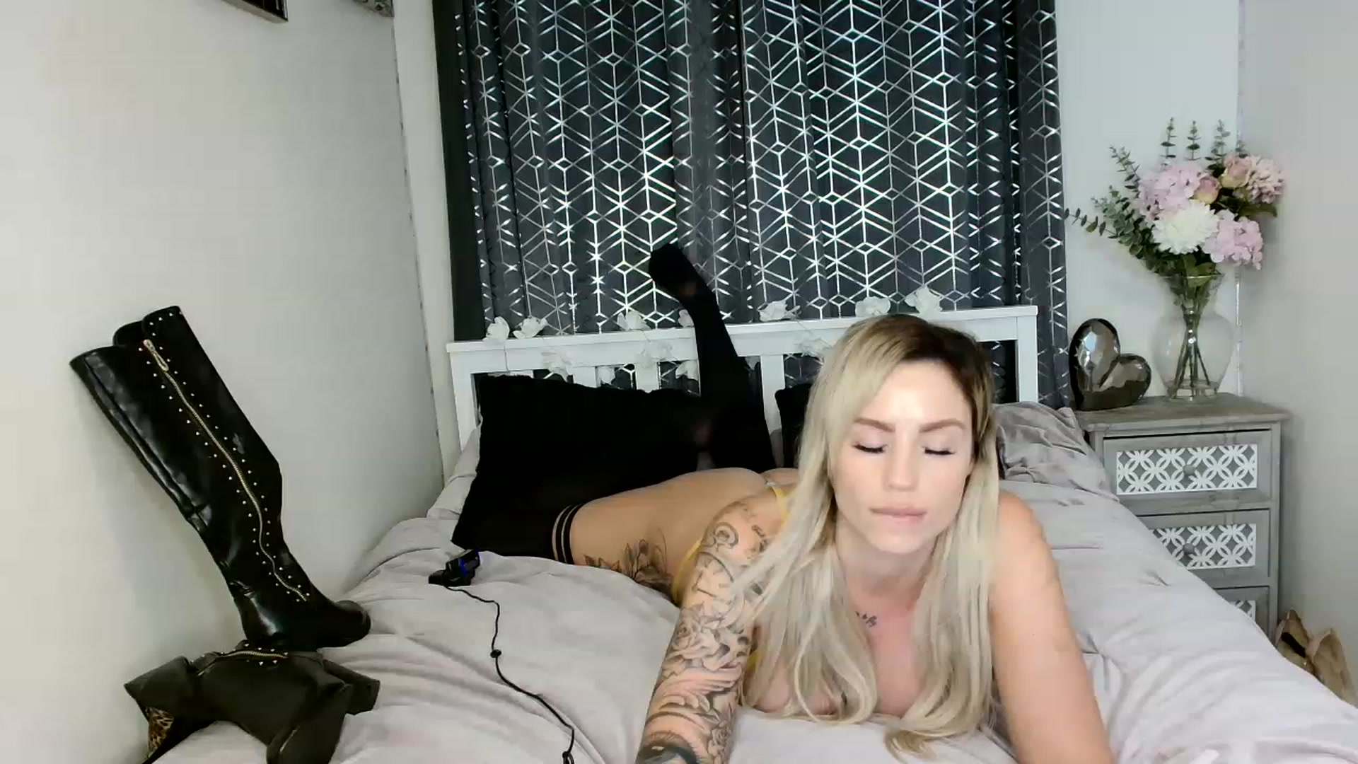 Gallery image thumbnail from Summer_FOX's myfreecams stream on, 06/30/2023, 22:32 image 5 of 20