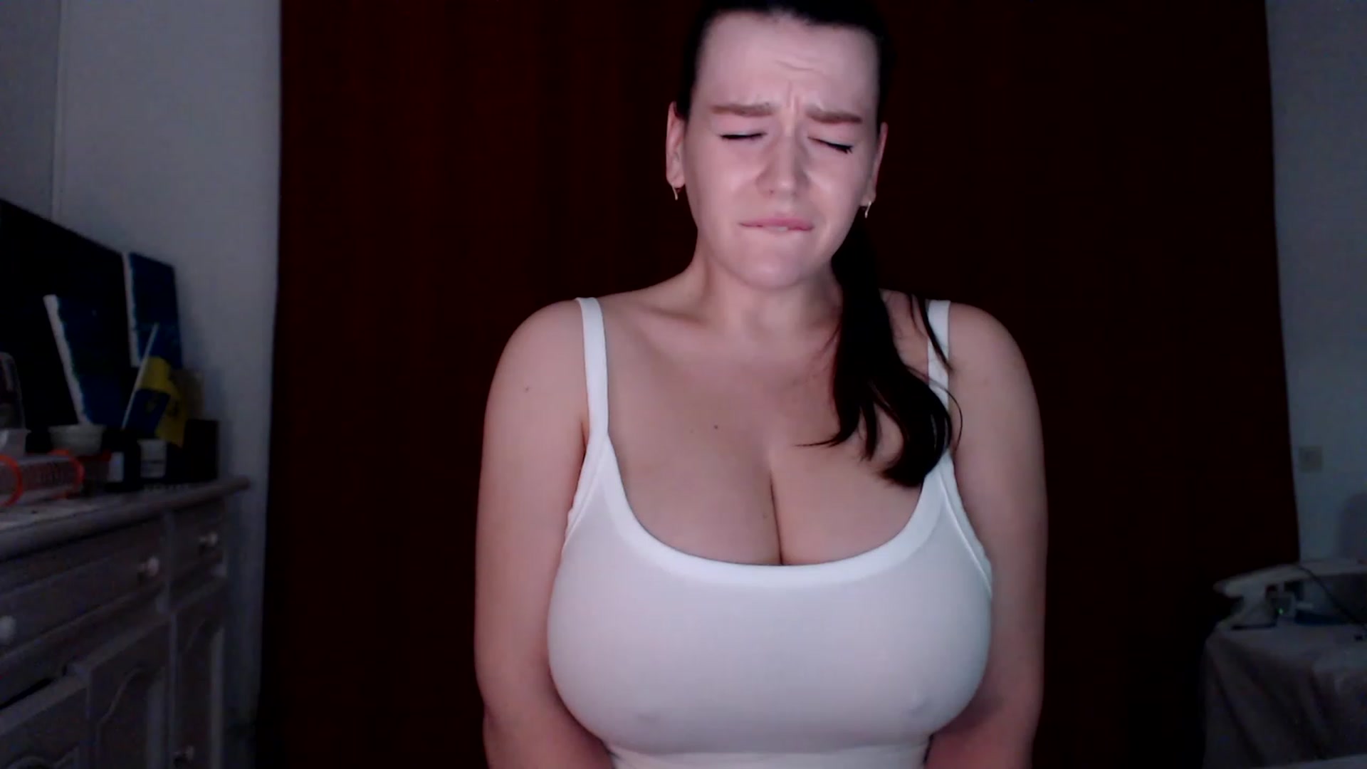 Gallery image thumbnail from Summer_Gold's myfreecams stream on, 03/06/2023, 01:14 image 4 of 20