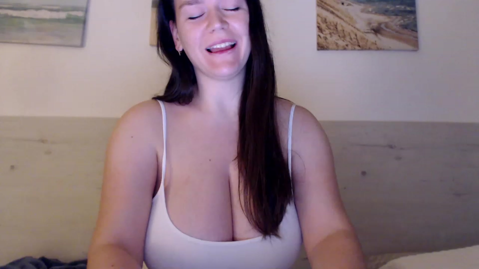 Gallery image thumbnail from Summer_Gold's myfreecams stream on, 03/21/2023, 24:04 image 8 of 20