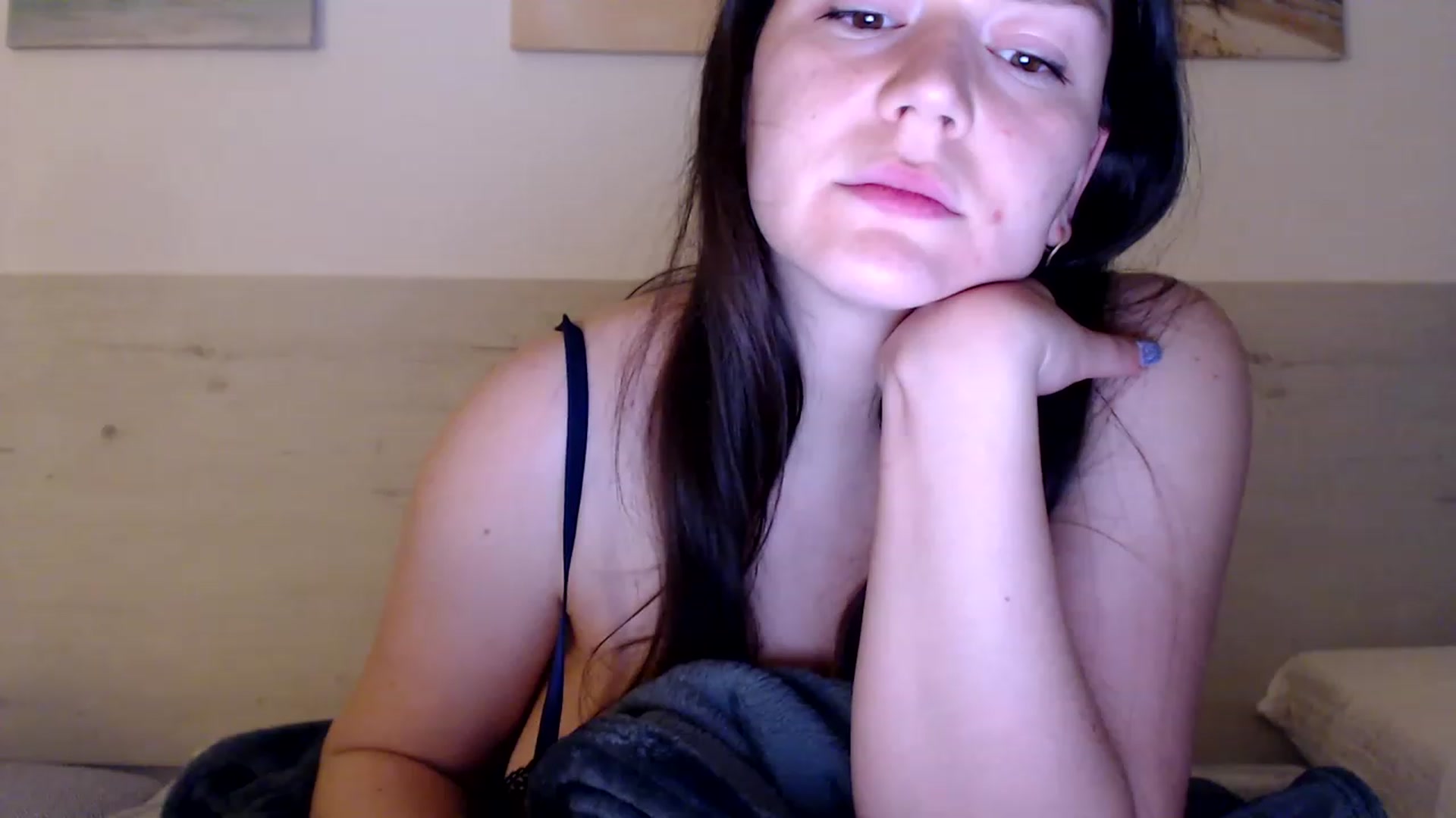 Gallery image thumbnail from Summer_Gold's myfreecams stream on, 03/29/2023, 24:26 image 17 of 20