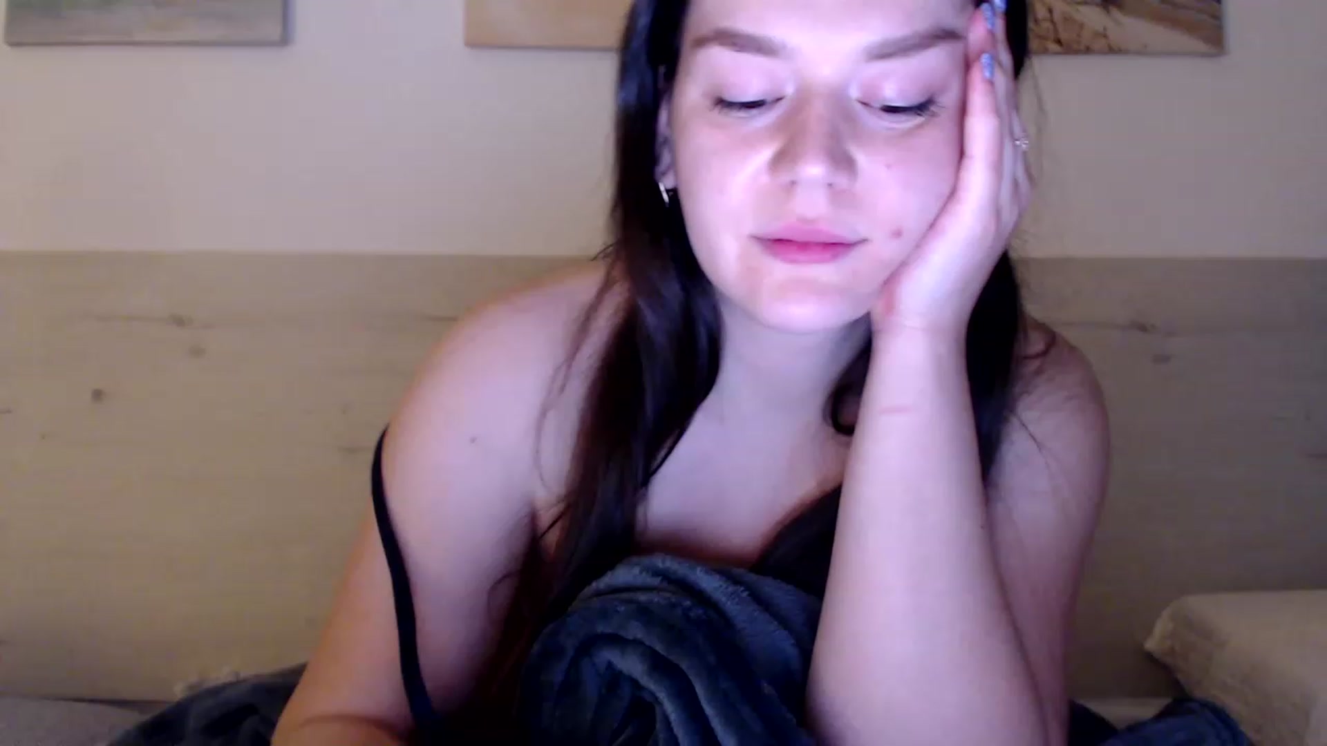 Gallery image thumbnail from Summer_Gold's myfreecams stream on, 03/29/2023, 24:26 image 16 of 20