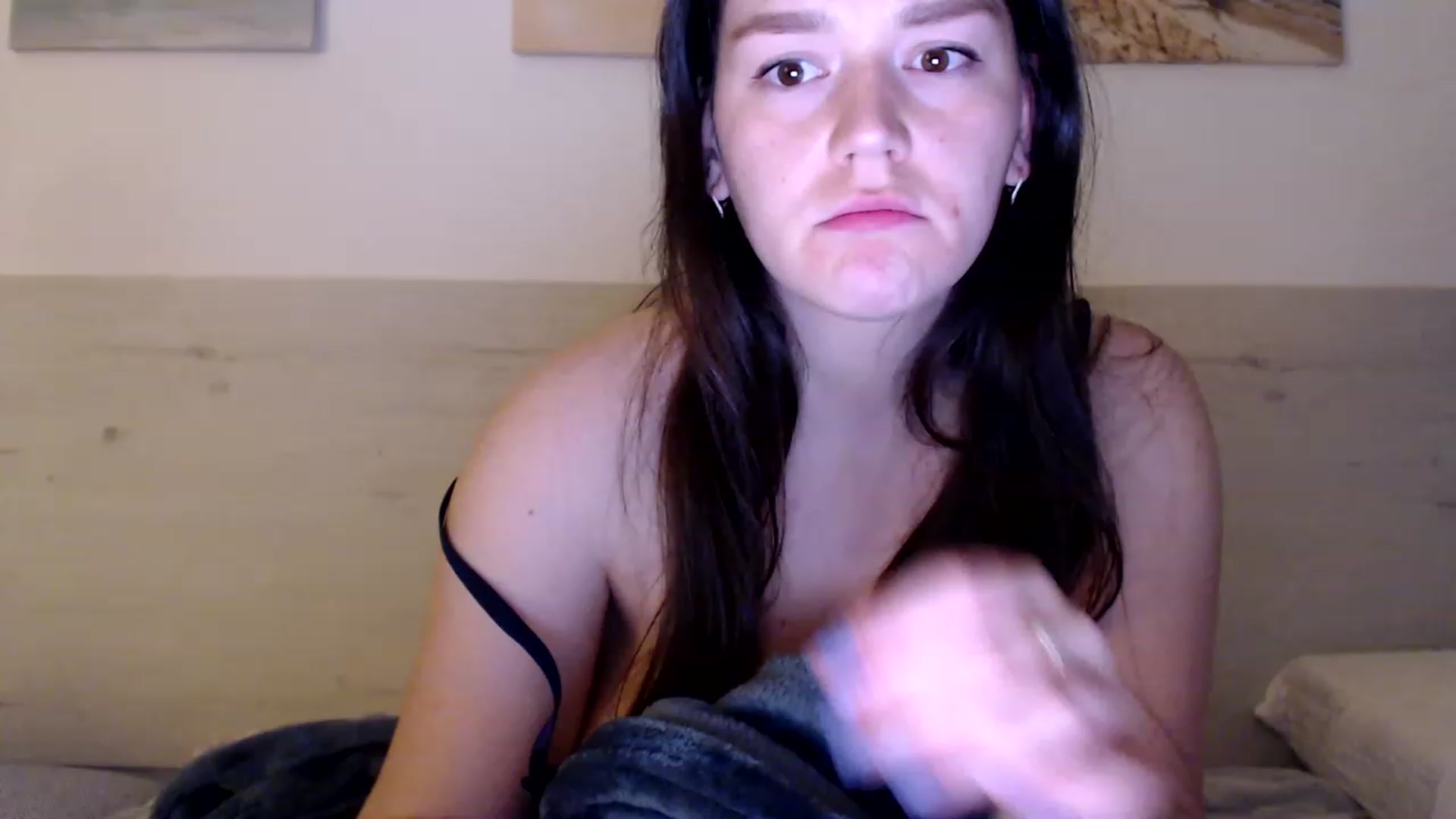Gallery image thumbnail from Summer_Gold's myfreecams stream on, 03/29/2023, 24:26 image 18 of 20