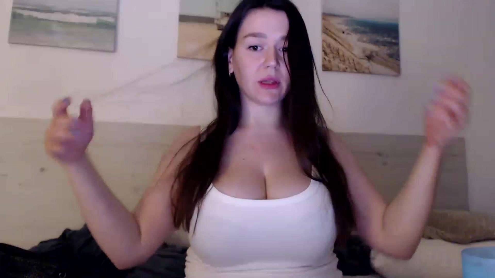 Gallery image thumbnail from Summer_Gold's myfreecams stream on, 04/01/2023, 24:02 image 8 of 20
